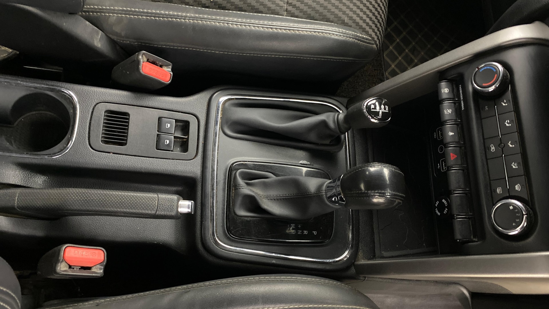 View 2021 Mahindra Thar AX Standard Manual Soft Top 6 Seater Image 39 Used 2021 Mahindra Thar AX Standard Manual Soft Top 6 Seater Image 39