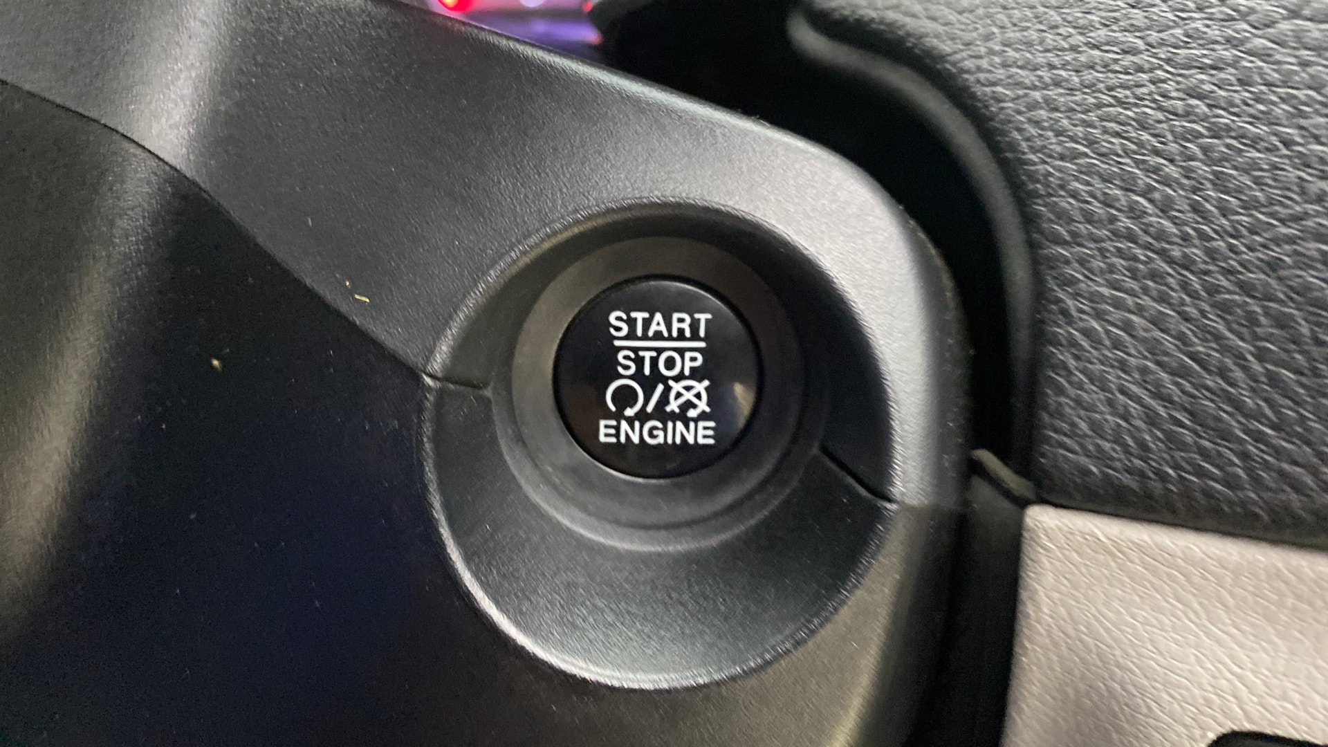 View 2020 Jeep Compass Limited 1.4 Multi AIR Petrol DDCT AT BS IV Image 39 Used 2020 Jeep Compass Limited 1.4 Multi AIR Petrol DDCT AT BS IV Image 39