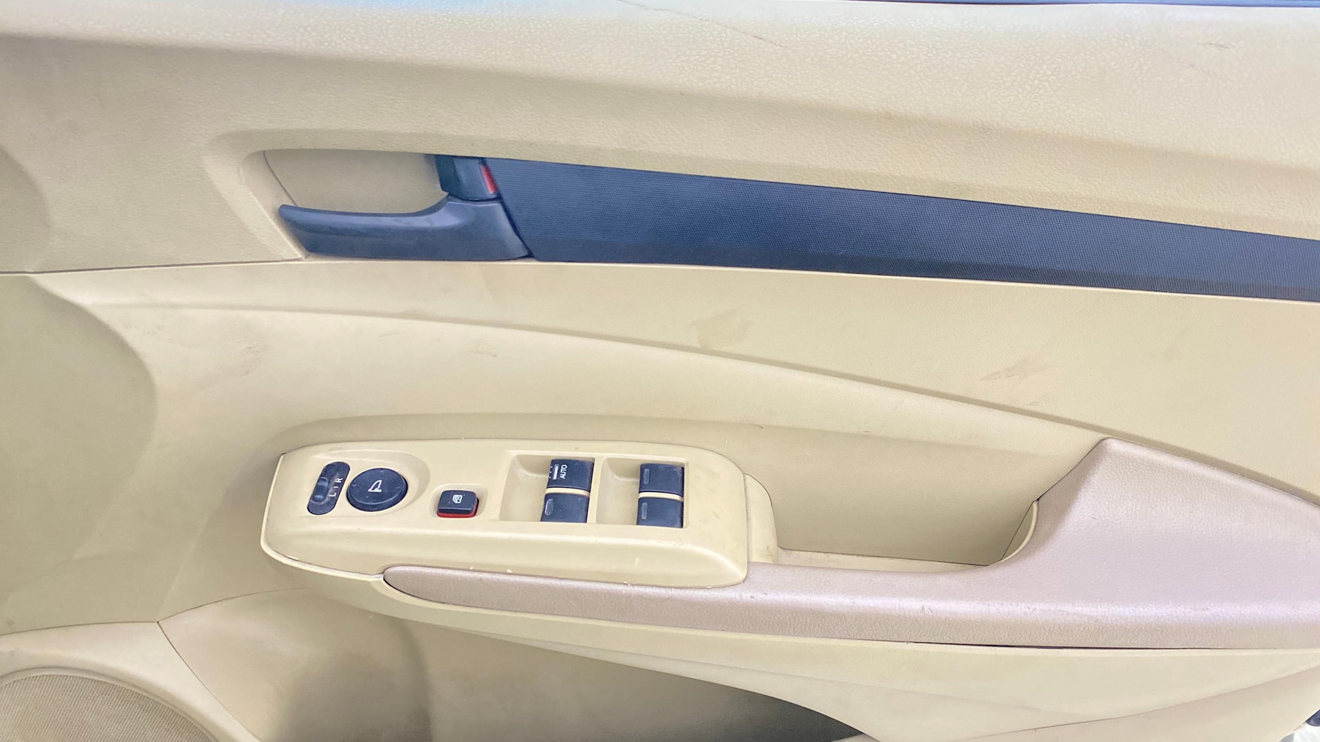 View 2013 Honda City ZX MT Diesel Anniversary Edition Image 32 Used 2013 Honda City ZX MT Diesel Anniversary Edition Image 32
