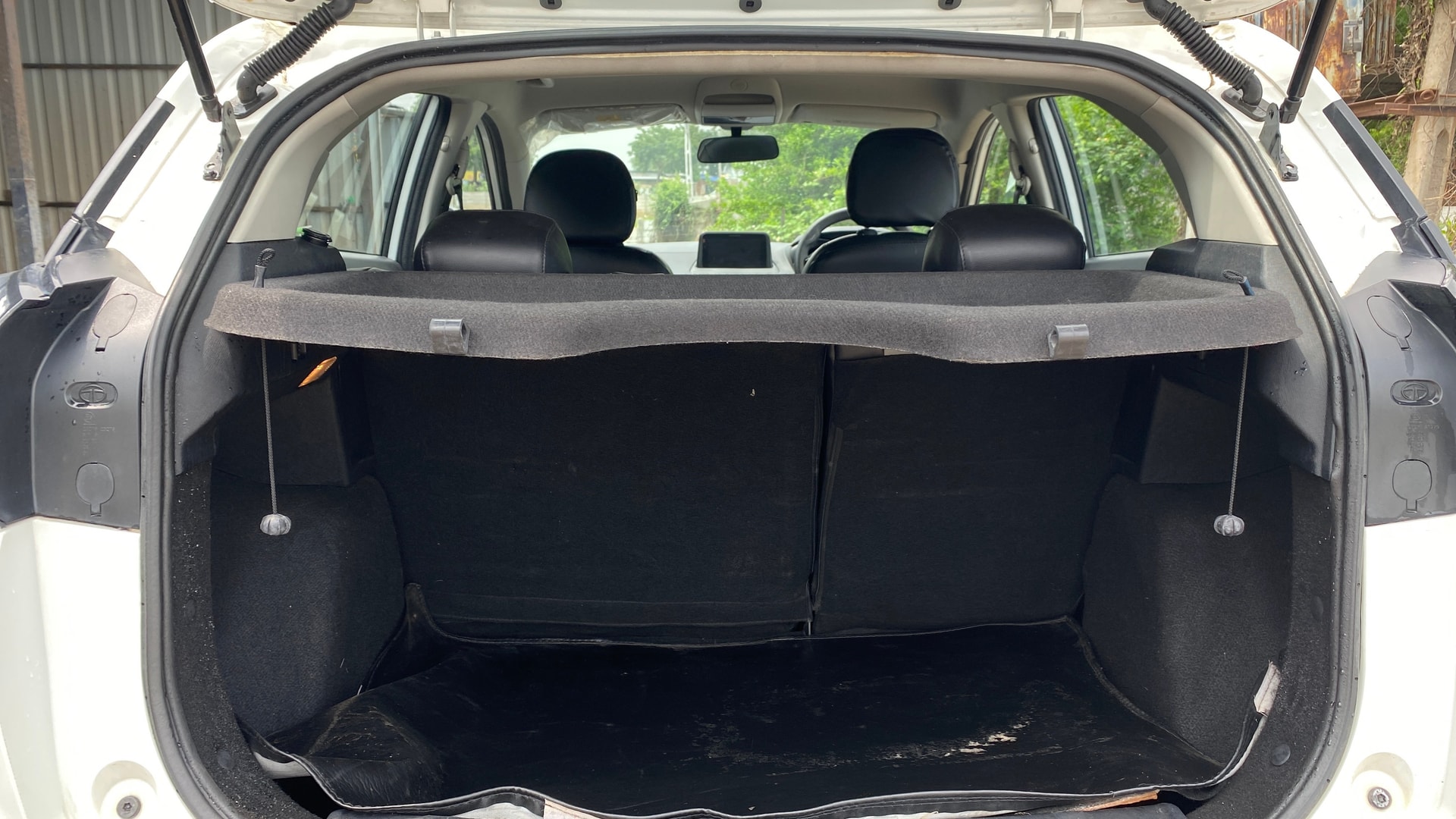 View 2023 Tata Nexon XZ Plus Diesel Image 10 Used 2023 Tata Nexon XZ Plus Diesel Image 10