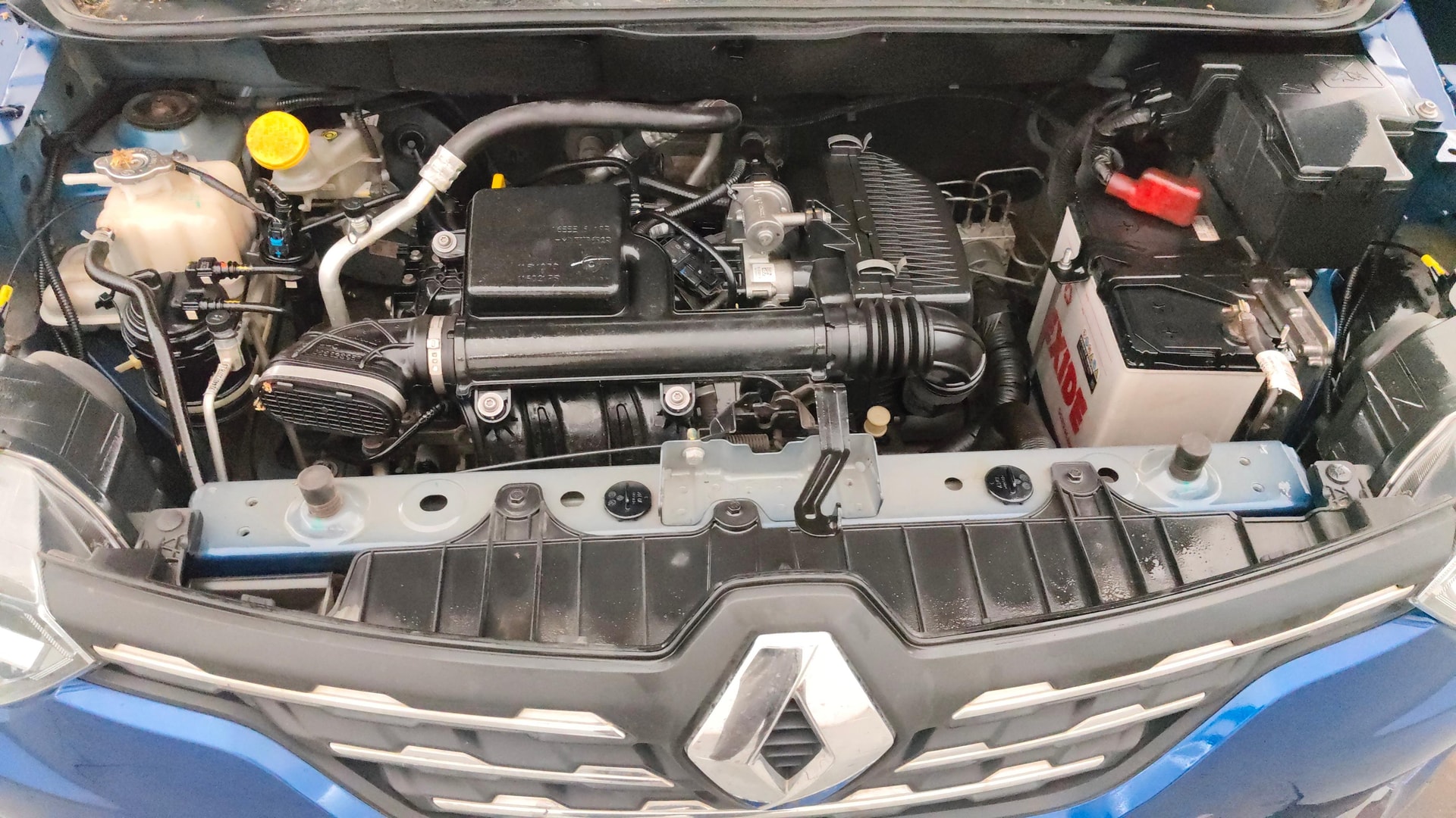 View 2022 Renault Triber RXZ AMT Dual Tone Image 43 Used 2022 Renault Triber RXZ AMT Dual Tone Image 43