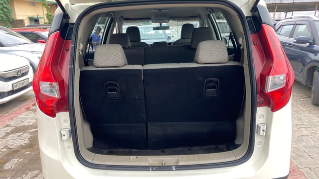 View Mahindra Marazzo Image 10 Used Mahindra Marazzo Image 10