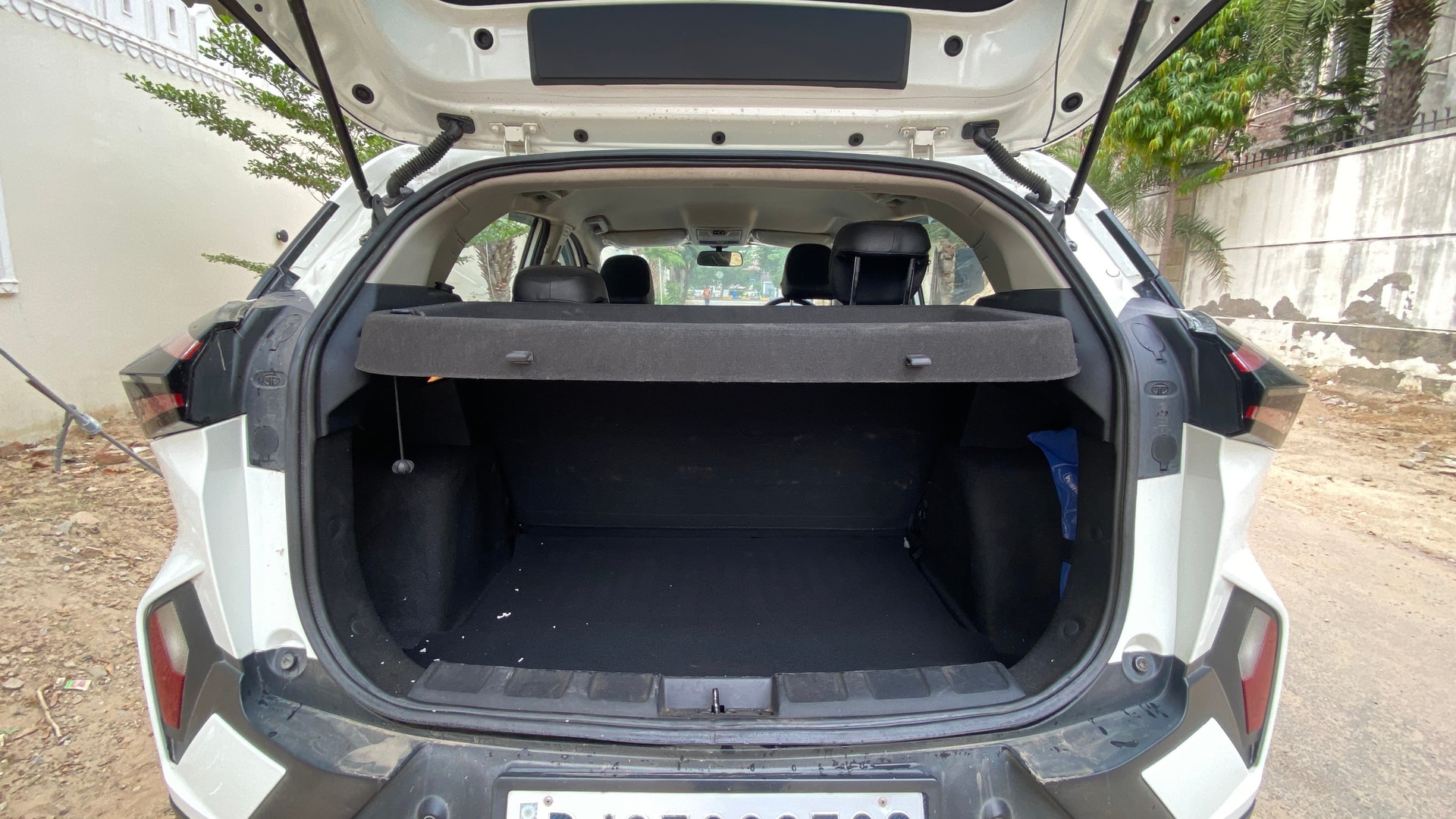 View 2024 Tata Nexon Revotron XE Image 11 Used 2024 Tata Nexon Revotron XE Image 11