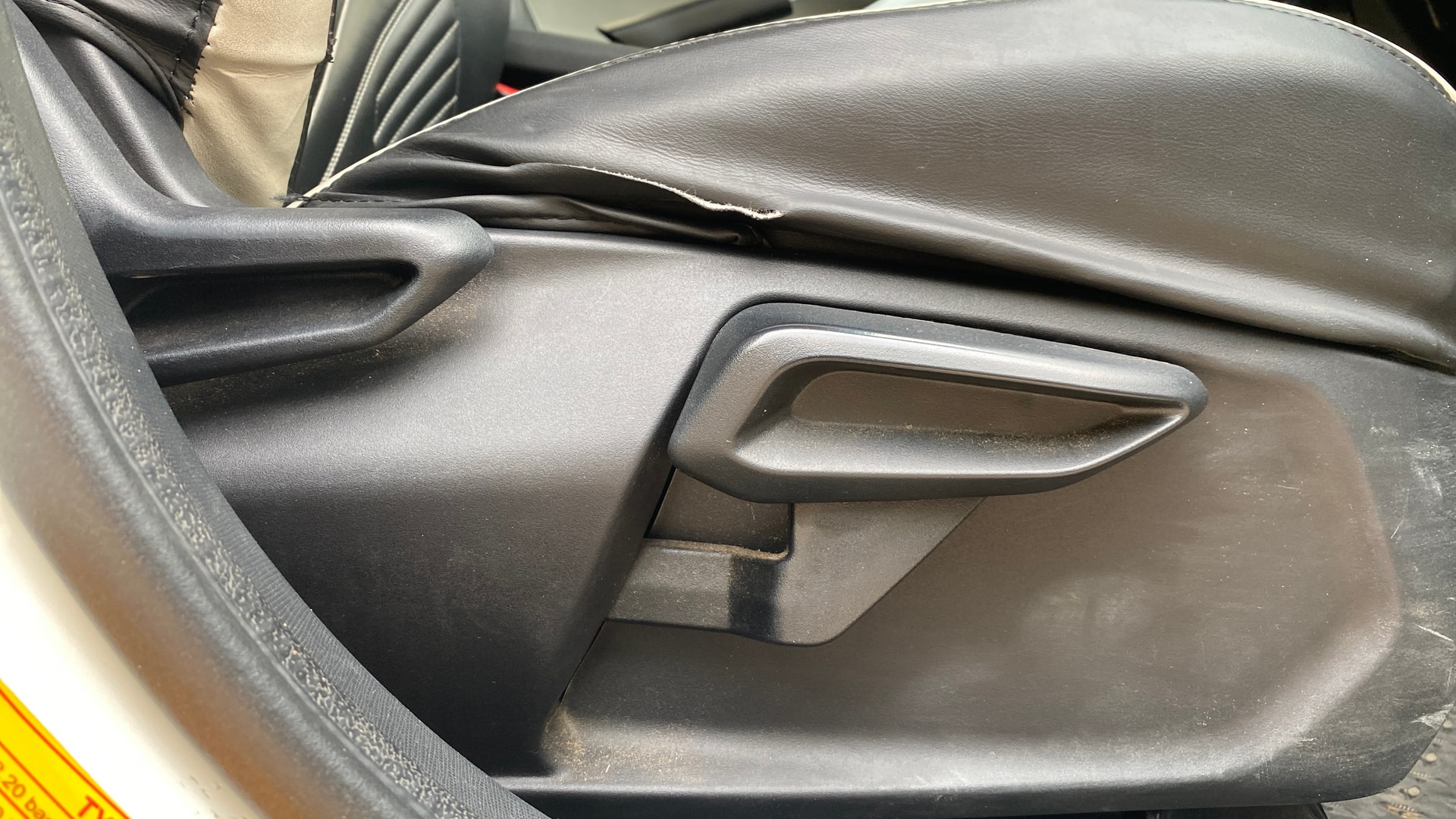 View 2024 Tata Nexon Revotron XE Image 19 Used 2024 Tata Nexon Revotron XE Image 19
