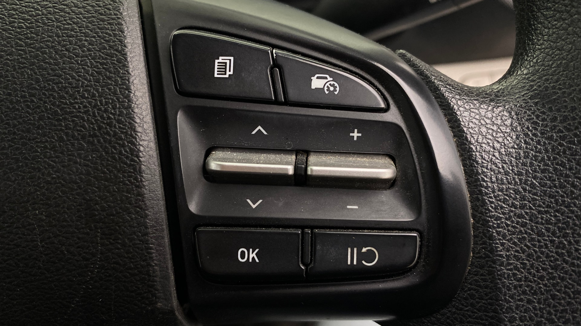 View 2023 Hyundai Venue S (O) 1.0 Turbo Petrol MT Image 3 Used 2023 Hyundai Venue S (O) 1.0 Turbo Petrol MT Image 3
