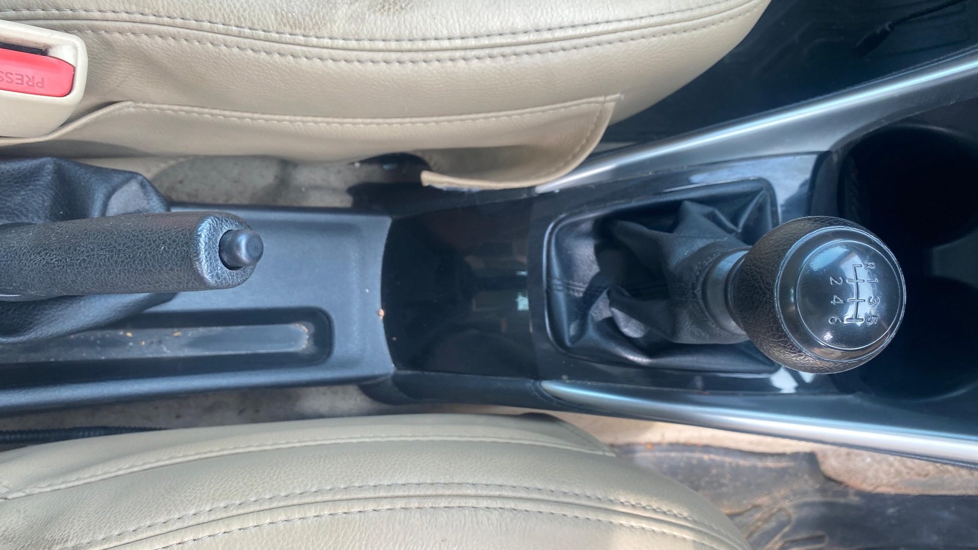 View 2021 Toyota Yaris J MT Image 38 Used 2021 Toyota Yaris J MT Image 38