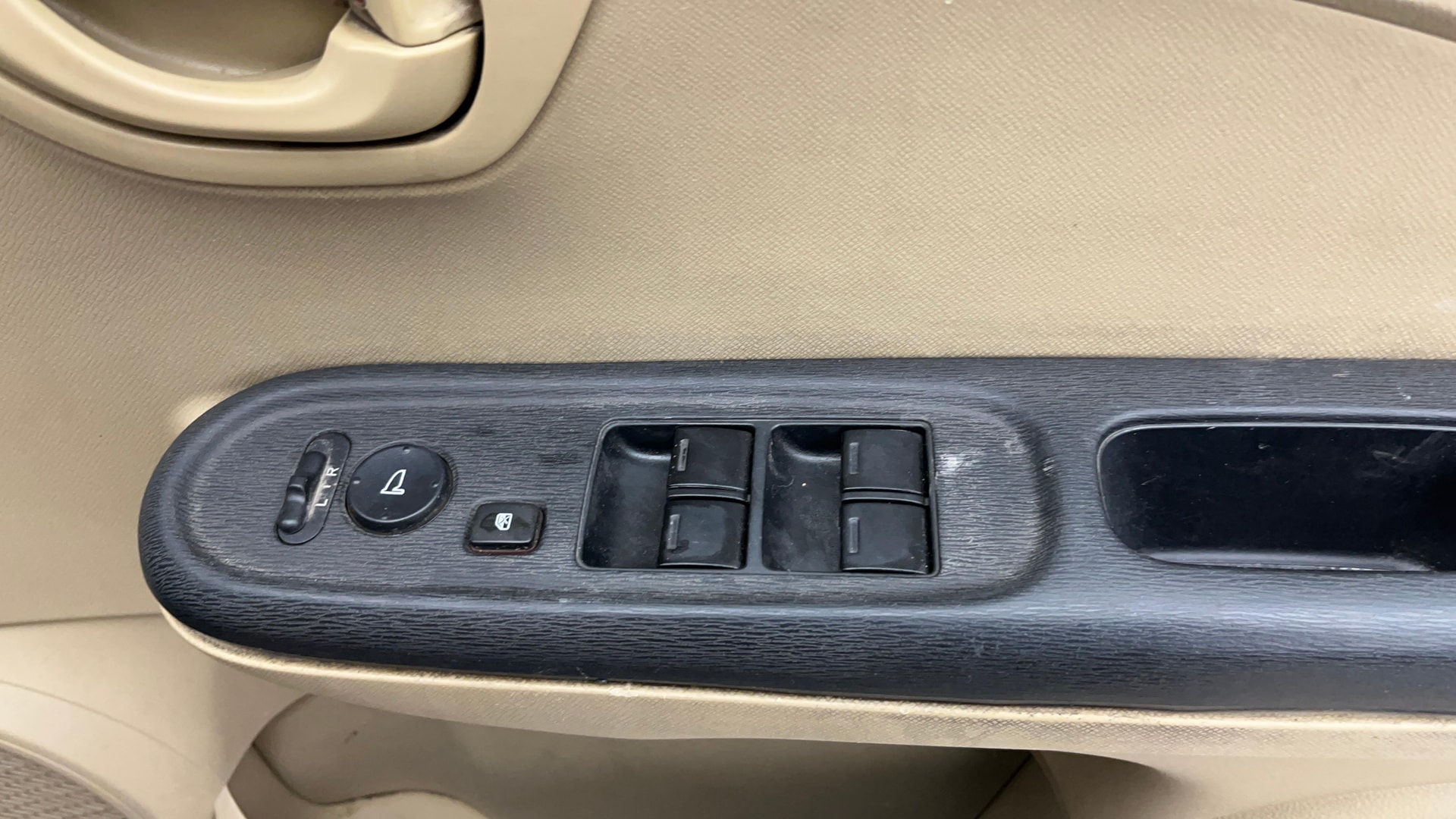 View 2014 Honda Amaze E MT Petrol BS IV Image 37 Used 2014 Honda Amaze E MT Petrol BS IV Image 37