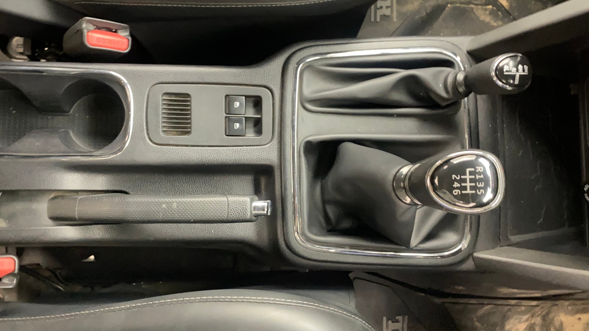 View 2021 Mahindra Thar AX Standard Manual Soft Top 6 Seater Image 37 Used 2021 Mahindra Thar AX Standard Manual Soft Top 6 Seater Image 37