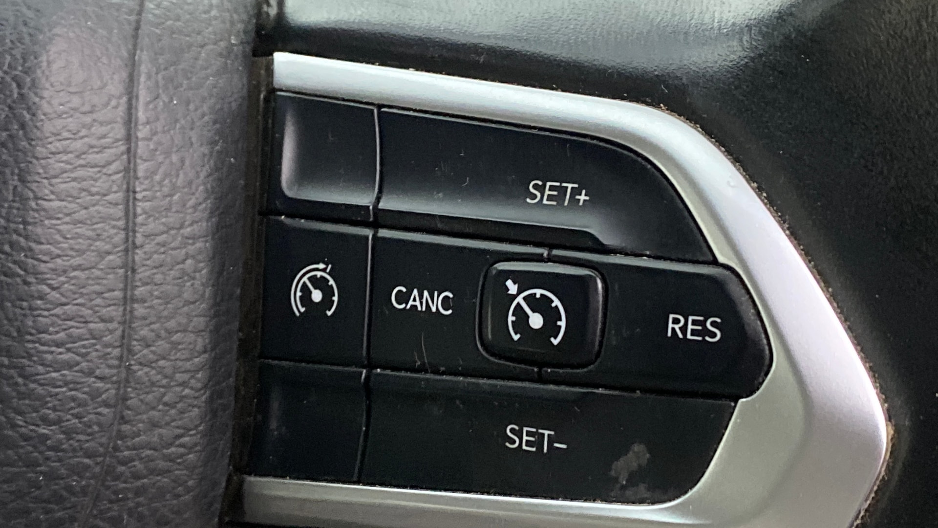 View 2021 Jeep Compass Limited (O)1.4 Multi AIR Petrol DDCT AT BS IV Image 3 Used 2021 Jeep Compass Limited (O)1.4 Multi AIR Petrol DDCT AT BS IV Image 3