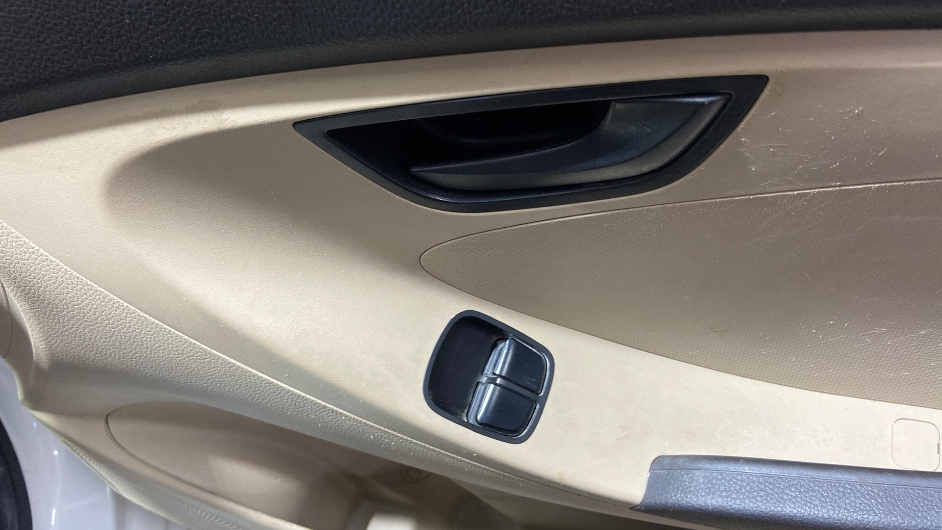 View 2015 Hyundai EON Era Plus Image 32 Used 2015 Hyundai EON Era Plus Image 32