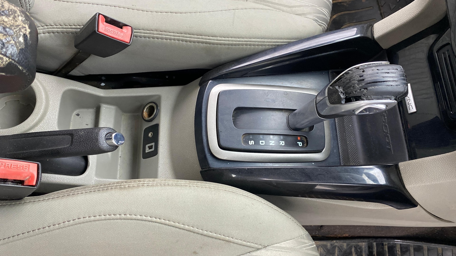 View 2016 Ford EcoSport 1.5 TDCi Diesel Ambiente BS IV Image 40 Used 2016 Ford EcoSport 1.5 TDCi Diesel Ambiente BS IV Image 40