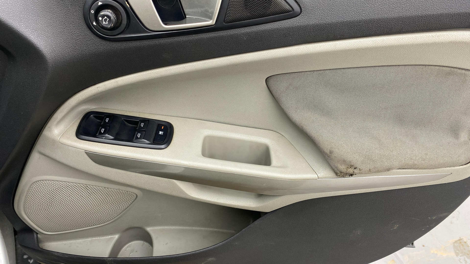 View 2016 Ford EcoSport 1.5 TDCi Diesel Ambiente BS IV Image 37 Used 2016 Ford EcoSport 1.5 TDCi Diesel Ambiente BS IV Image 37