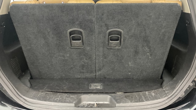 View Mahindra XUV500 Image 7 Used Mahindra XUV500 Image 7