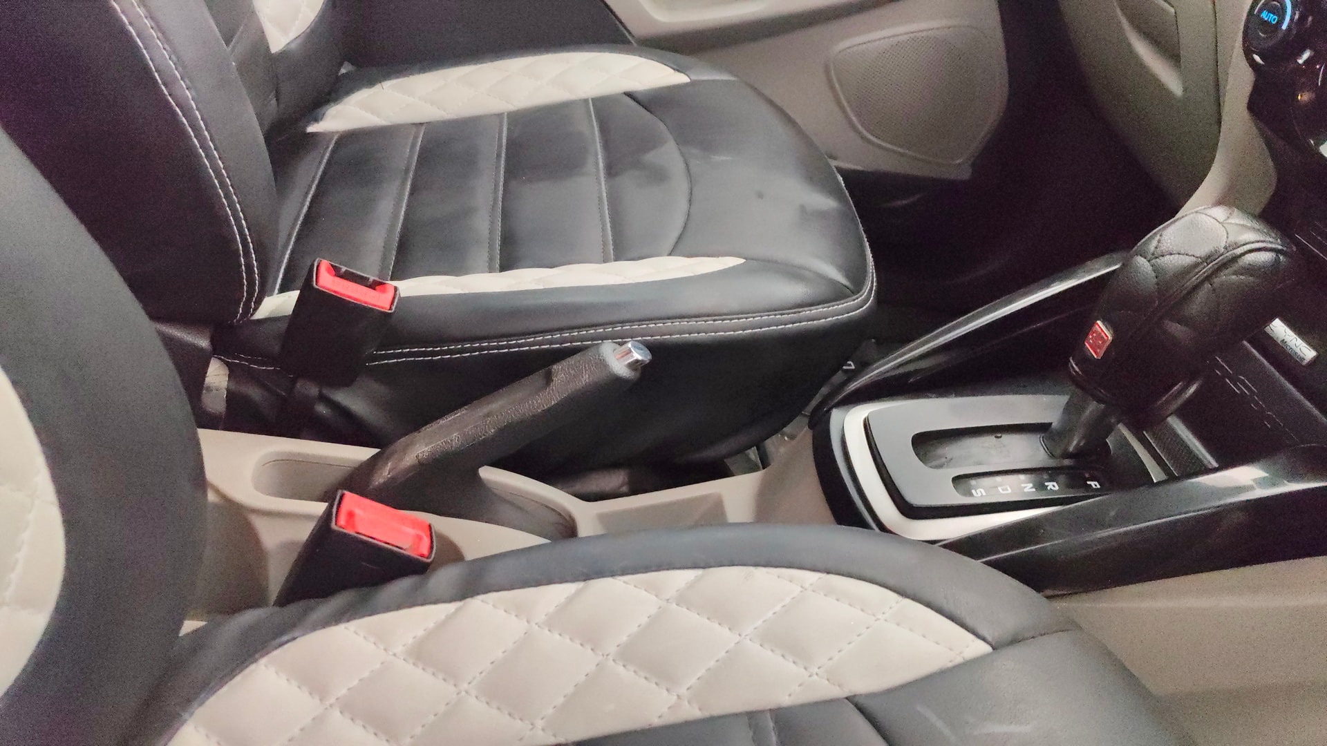 View 2015 Ford EcoSport 1.5 TDCi Diesel Ambiente BS IV Image 37 Used 2015 Ford EcoSport 1.5 TDCi Diesel Ambiente BS IV Image 37