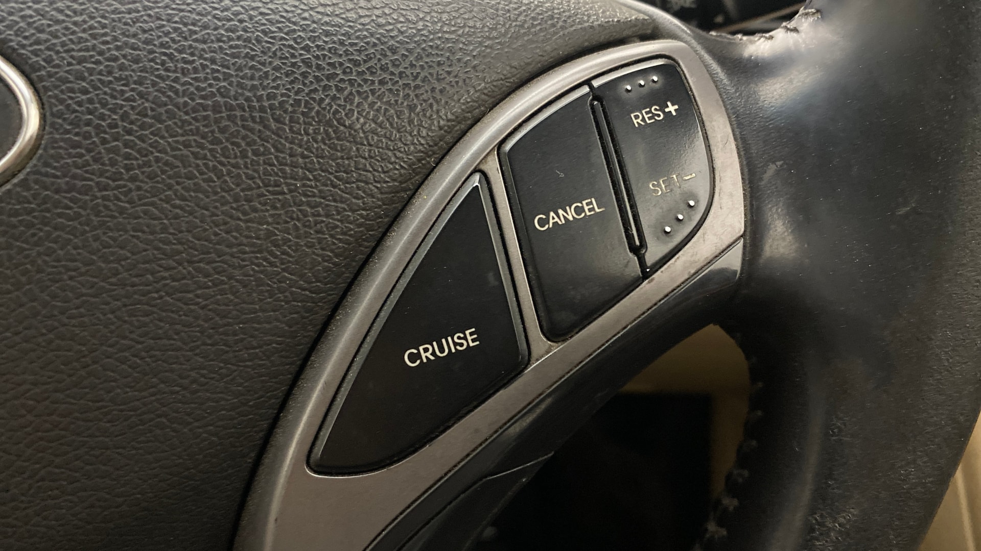 View 2013 Hyundai Elantra 1.6 CRDi S Image 3 Used 2013 Hyundai Elantra 1.6 CRDi S Image 3