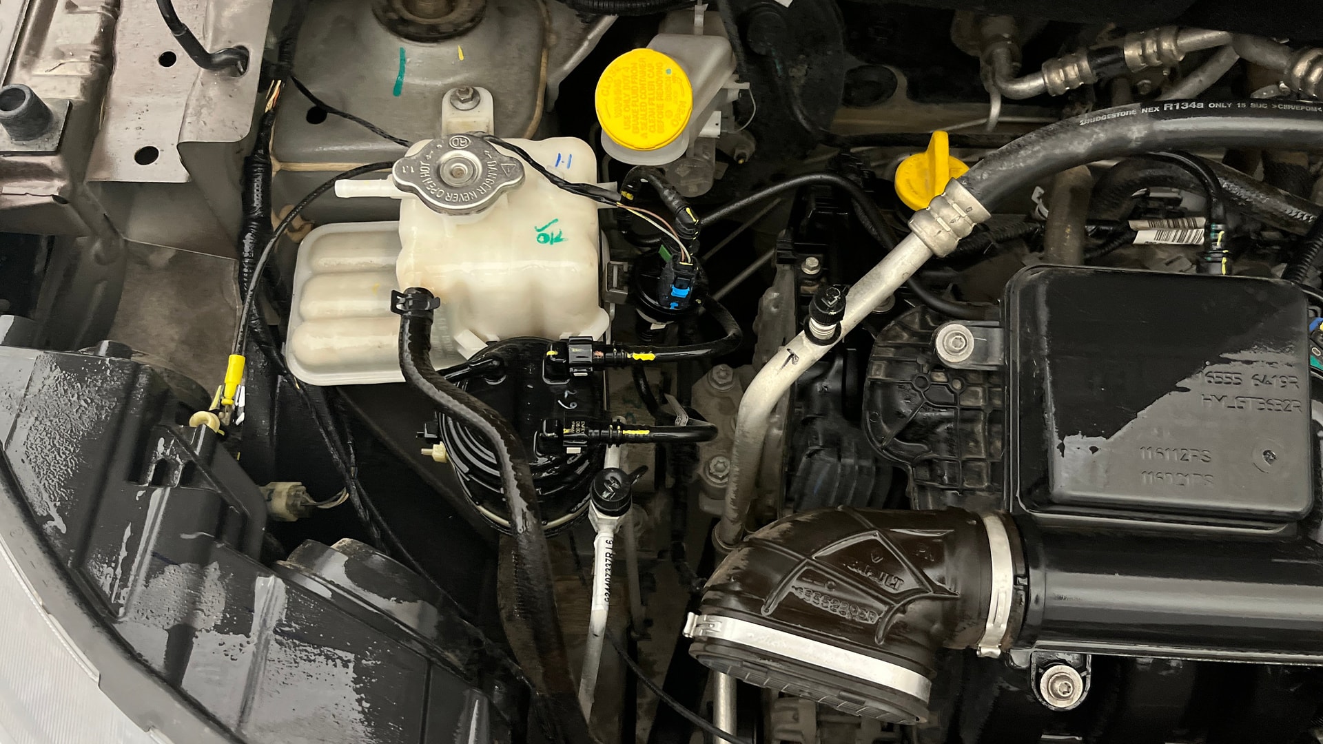 View 2022 Renault Triber RXZ AMT Image 26 Used 2022 Renault Triber RXZ AMT Image 26