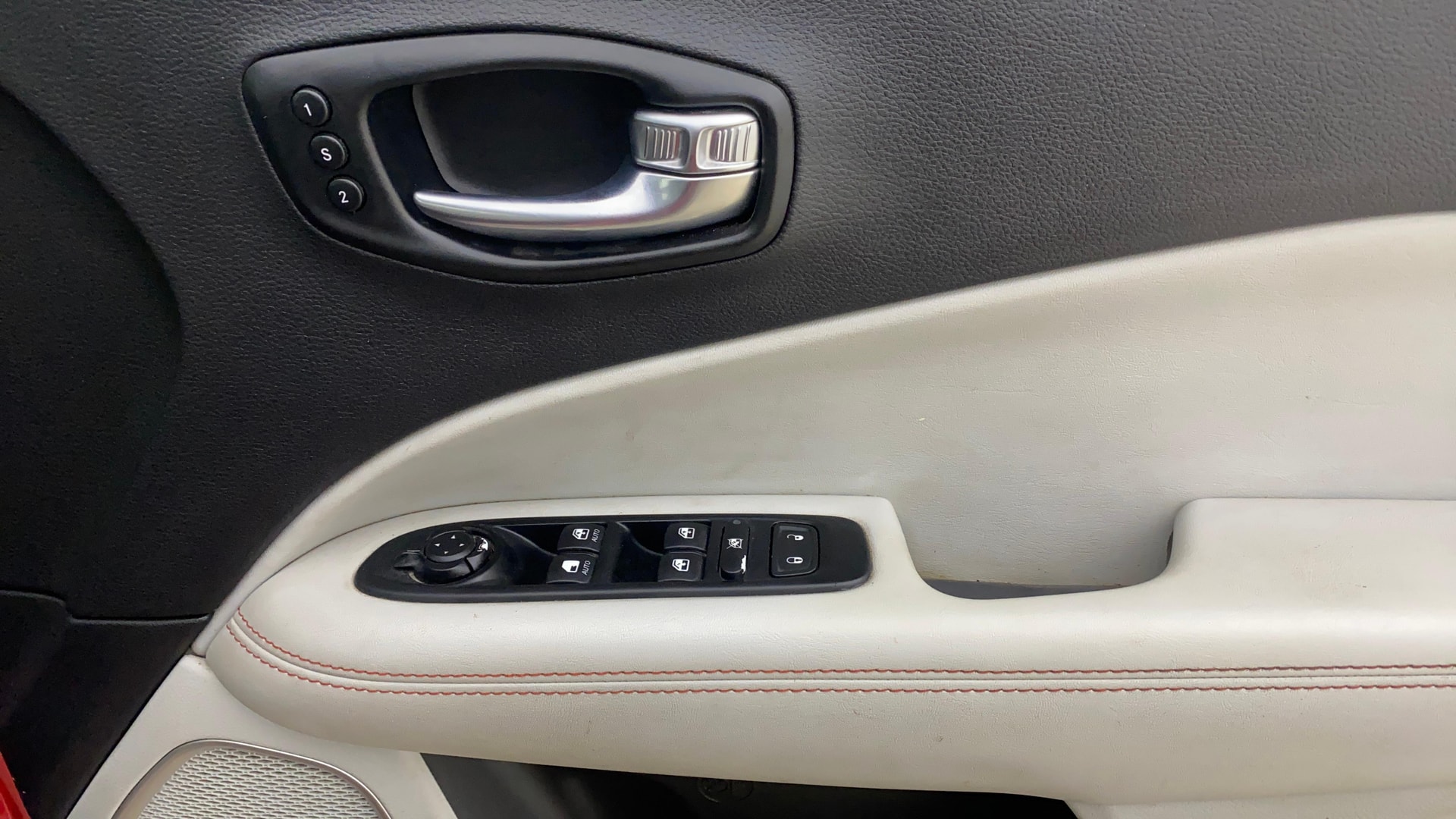 View 2019 Jeep Compass Limited Plus 4x2 Diesel BS IV Image 39 Used 2019 Jeep Compass Limited Plus 4x2 Diesel BS IV Image 39