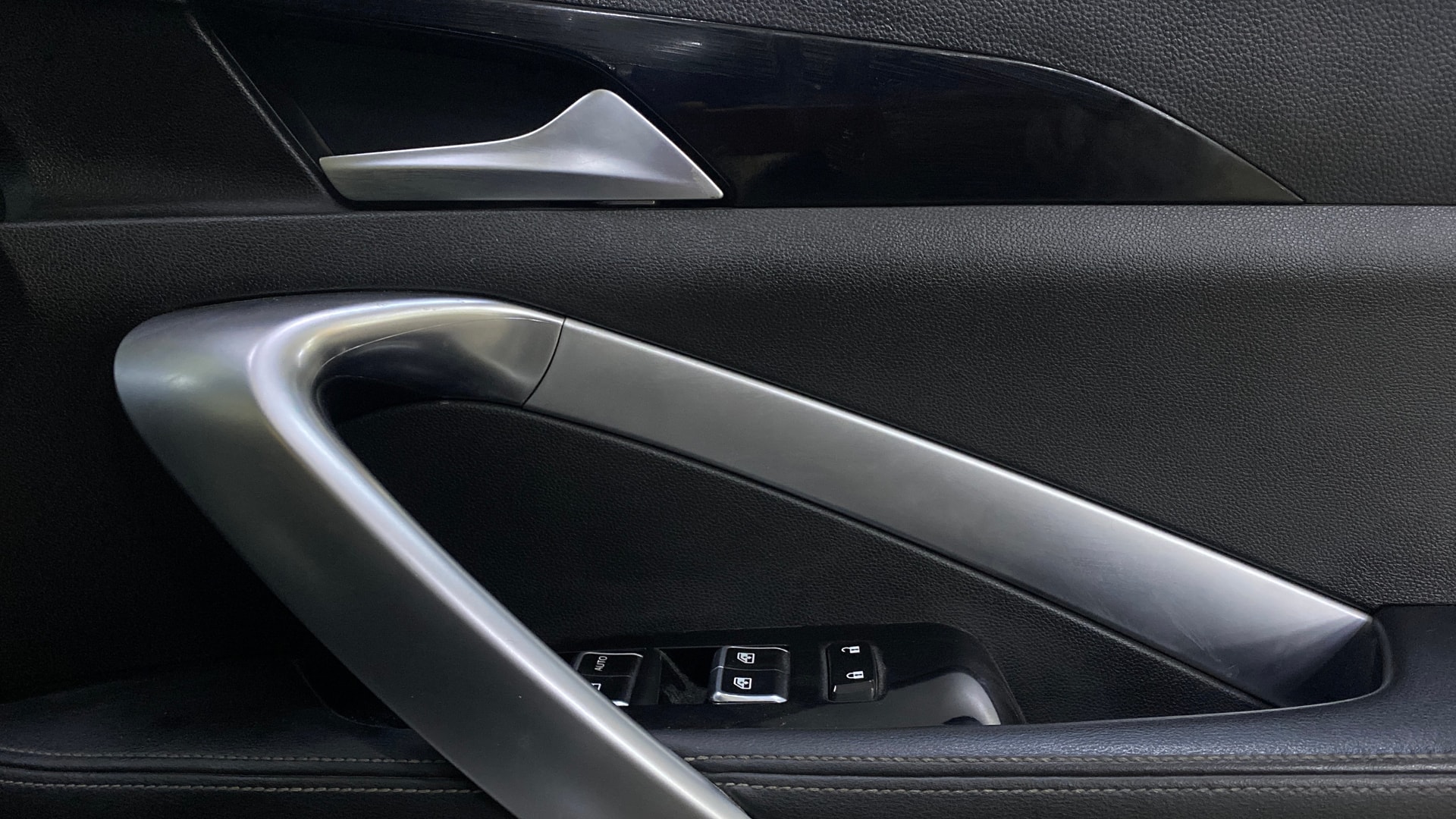 View 2020 MG Hector Sharp DCT Petrol Dual Tone Image 41 Used 2020 MG Hector Sharp DCT Petrol Dual Tone Image 41