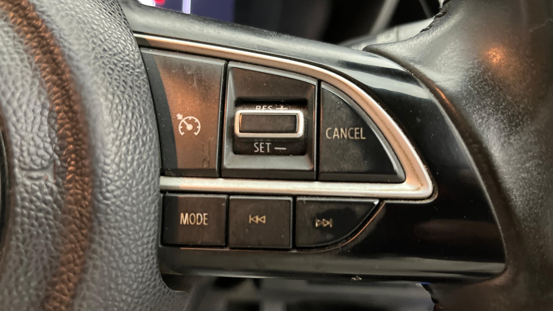 View 2023 Toyota Urban Cruiser Hyryder V e-Drive 2WD HYBRID Image 3 Used 2023 Toyota Urban Cruiser Hyryder V e-Drive 2WD HYBRID Image 3