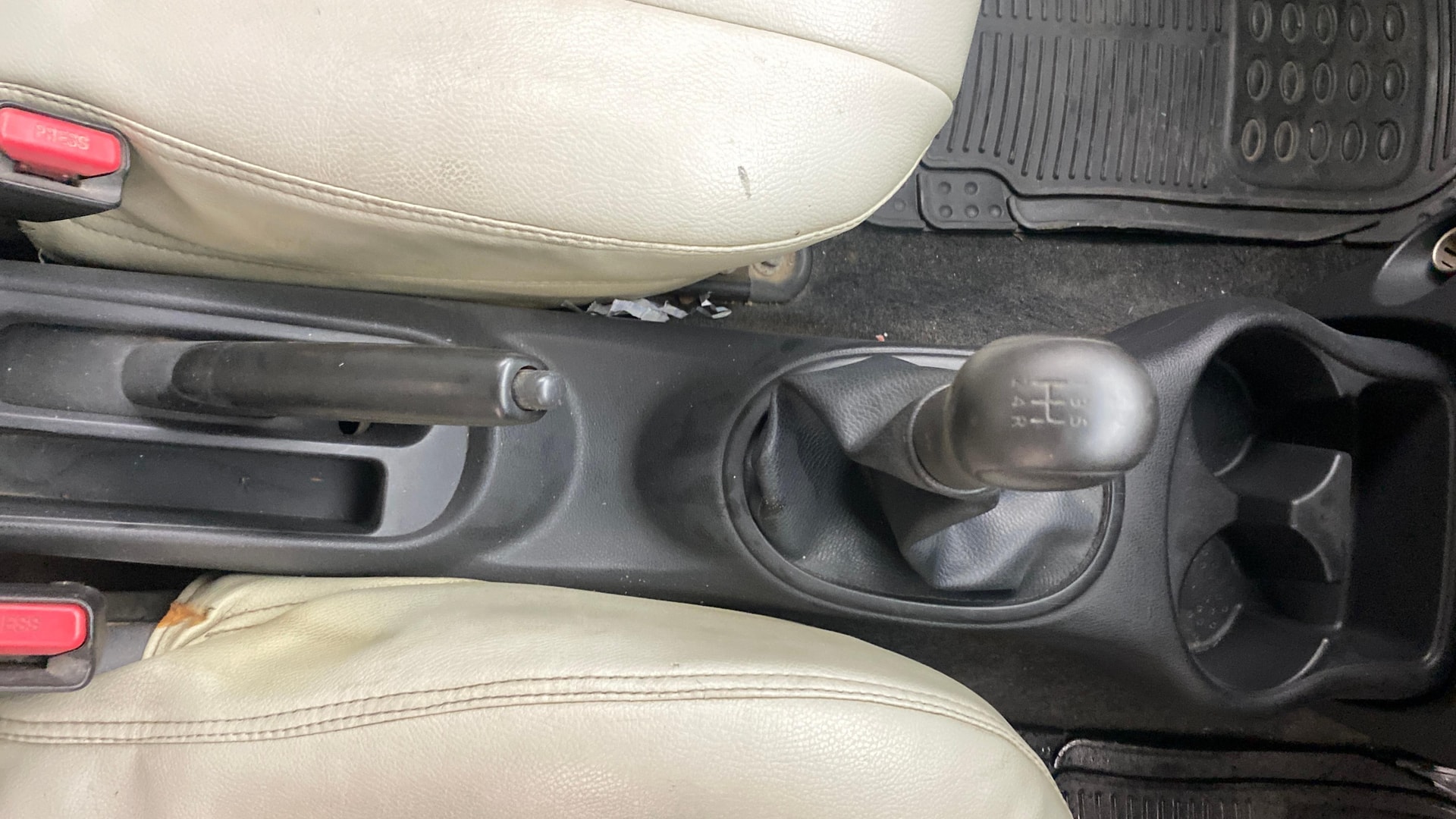 View 2015 Nissan Micra Active XV Image 38 Used 2015 Nissan Micra Active XV Image 38