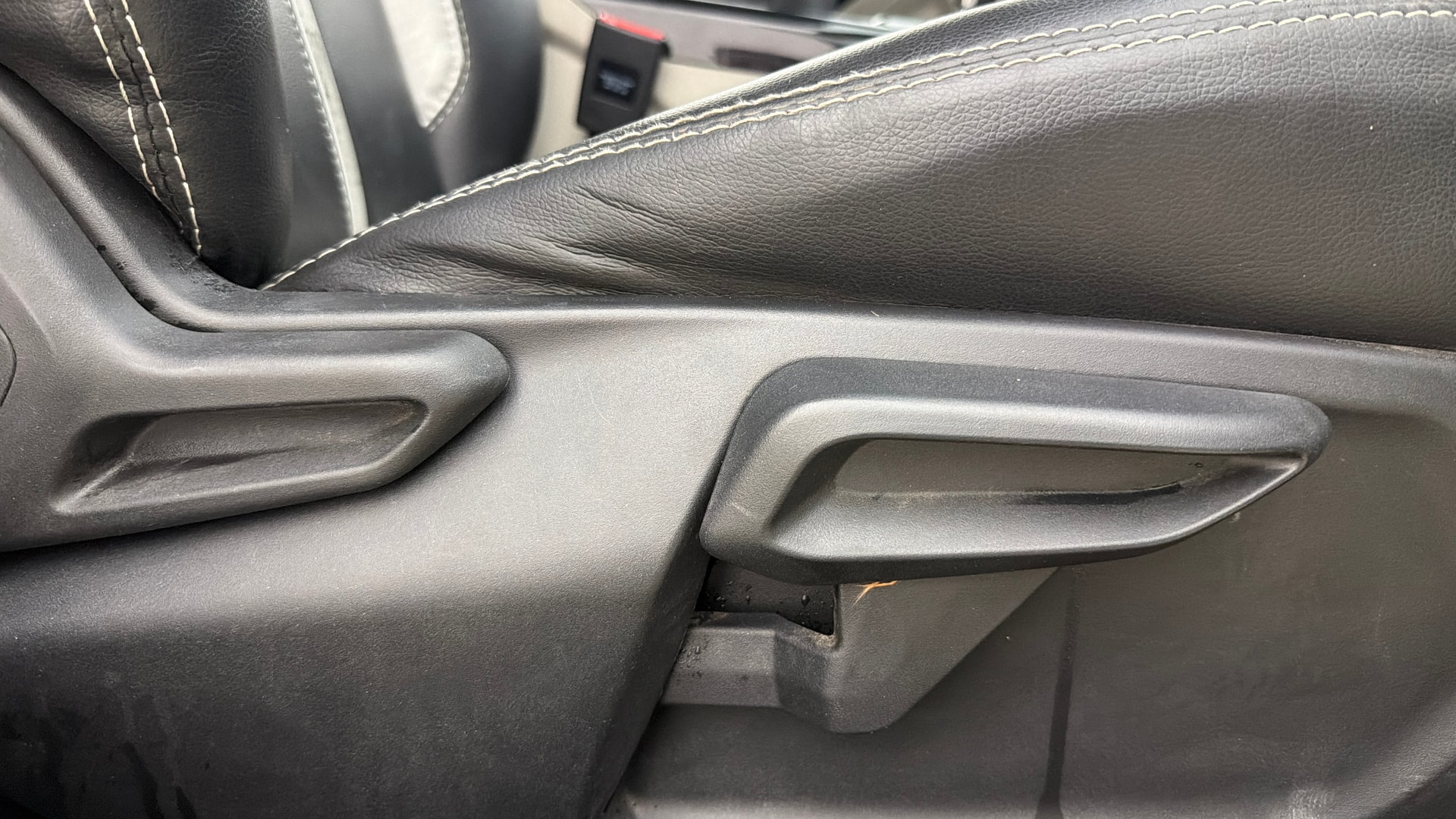 View 2020 Tata Nexon Revotron XE Image 11 Used 2020 Tata Nexon Revotron XE Image 11