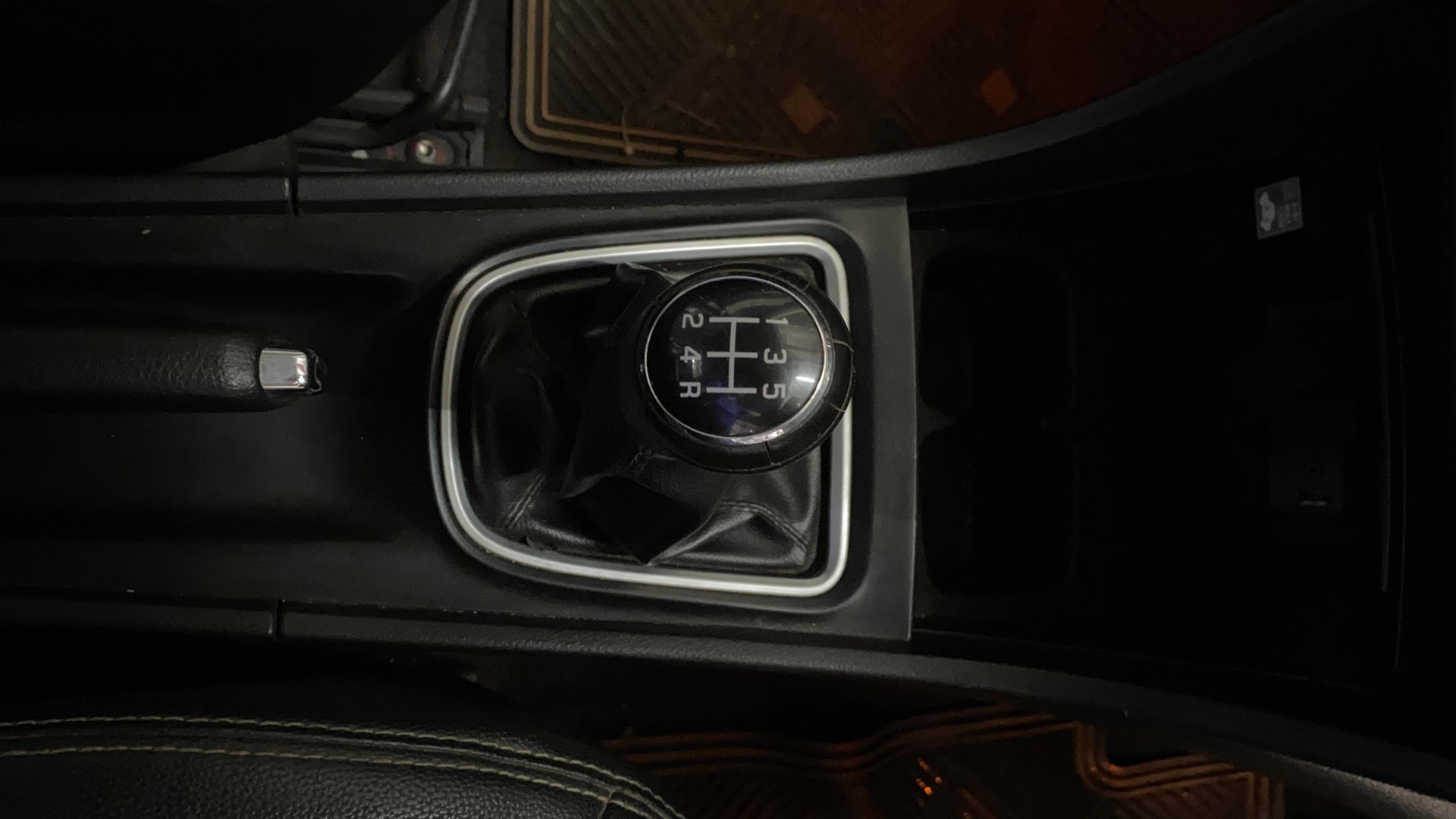 View 2018 Maruti Suzuki 1000 Base Variant Image 39 Used 2018 Maruti Suzuki 1000 Base Variant Image 39