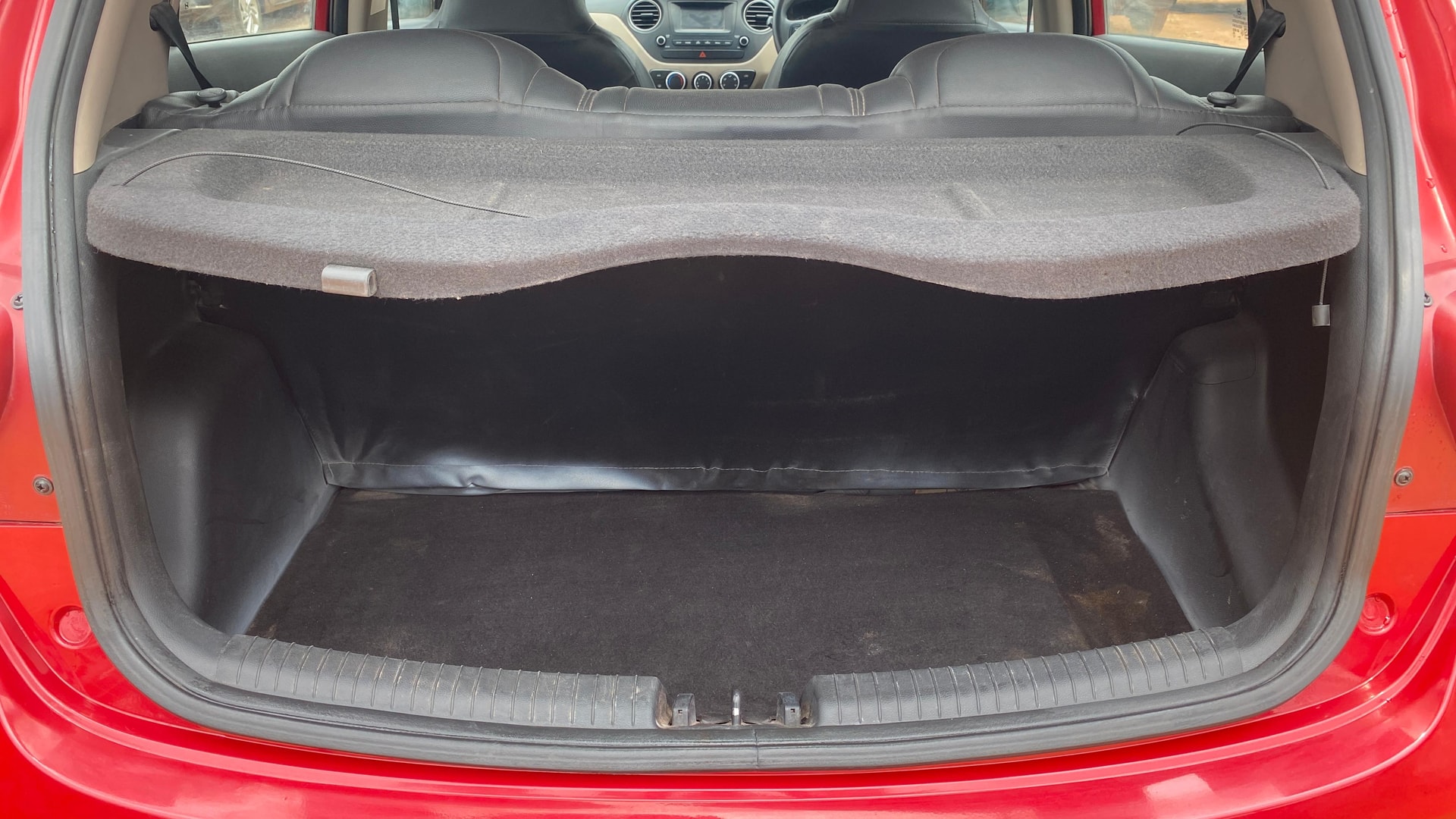 View 2017 Hyundai Grand i10 Sportz 1.2 Kappa Image 10 Used 2017 Hyundai Grand i10 Sportz 1.2 Kappa Image 10