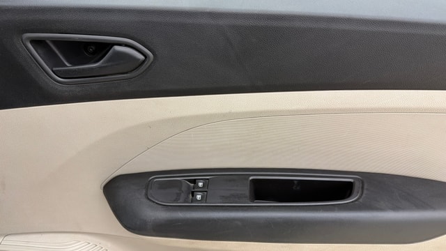 View Renault Triber Image 33 Used Renault Triber Image 33