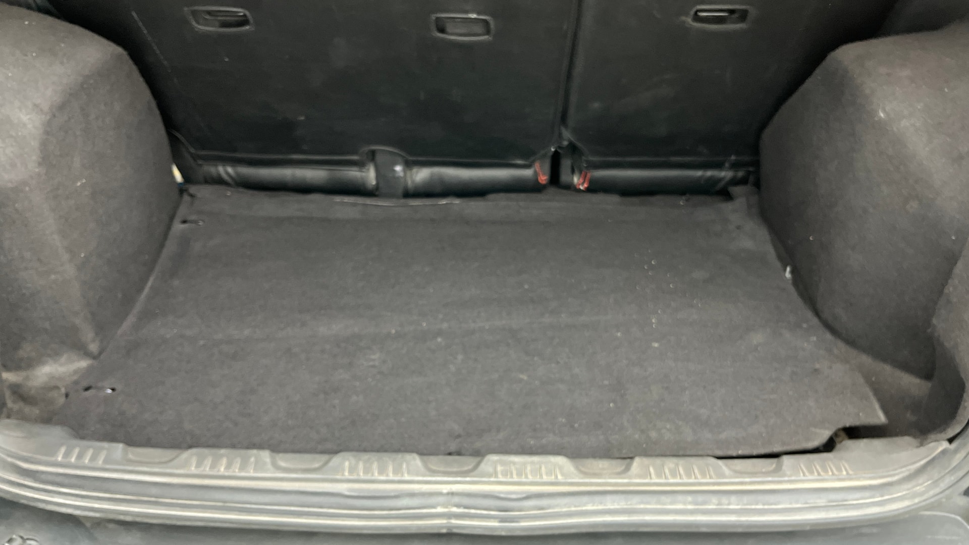 View 2014 Ford EcoSport 1.5 TDCi Diesel Ambiente BS IV Image 6 Used 2014 Ford EcoSport 1.5 TDCi Diesel Ambiente BS IV Image 6