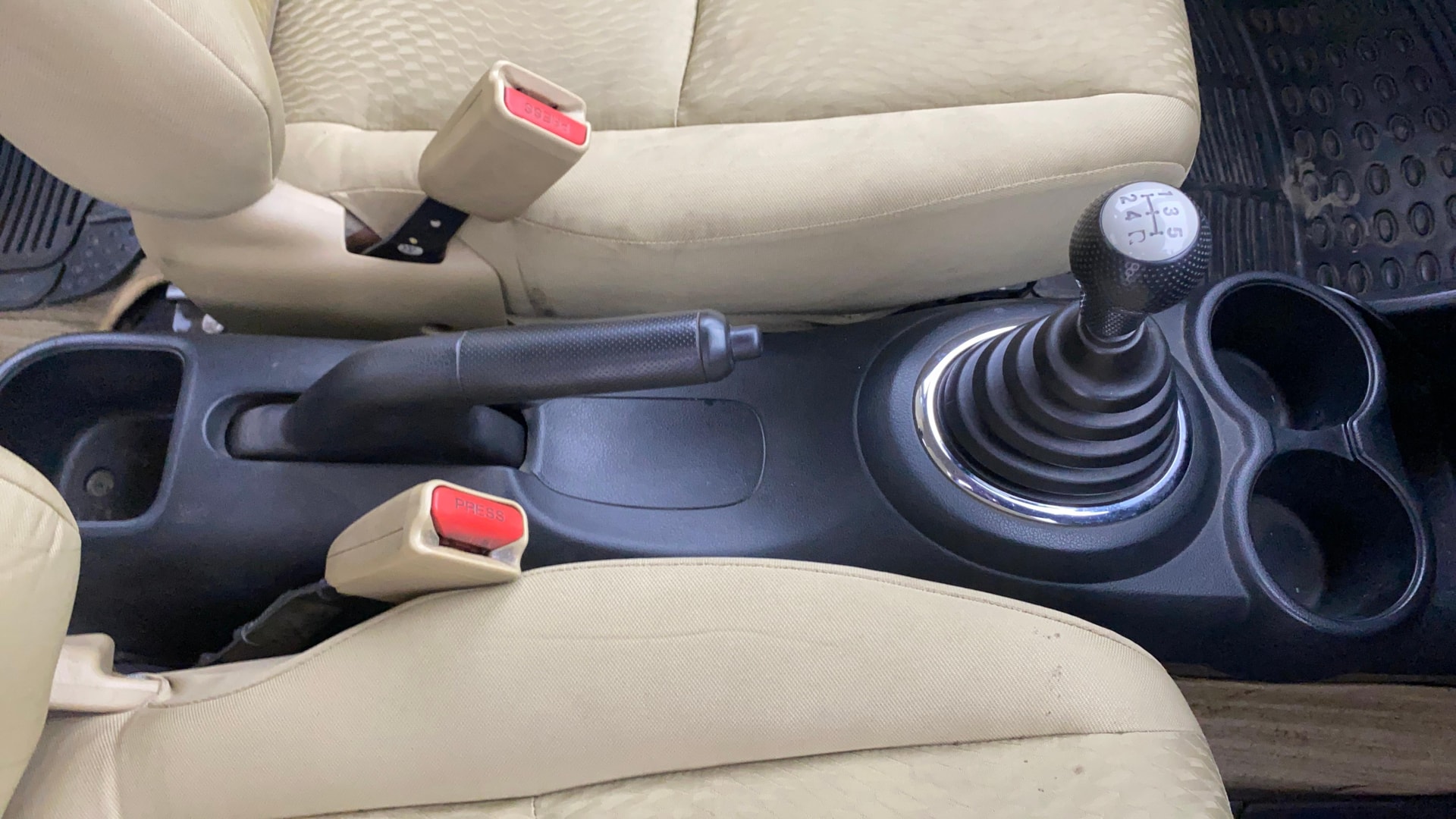 View 2015 Honda Amaze E MT Petrol BS IV Image 37 Used 2015 Honda Amaze E MT Petrol BS IV Image 37