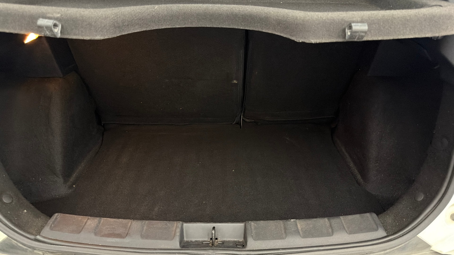 View 2022 Tata Nexon Revotron XE Image 10 Used 2022 Tata Nexon Revotron XE Image 10