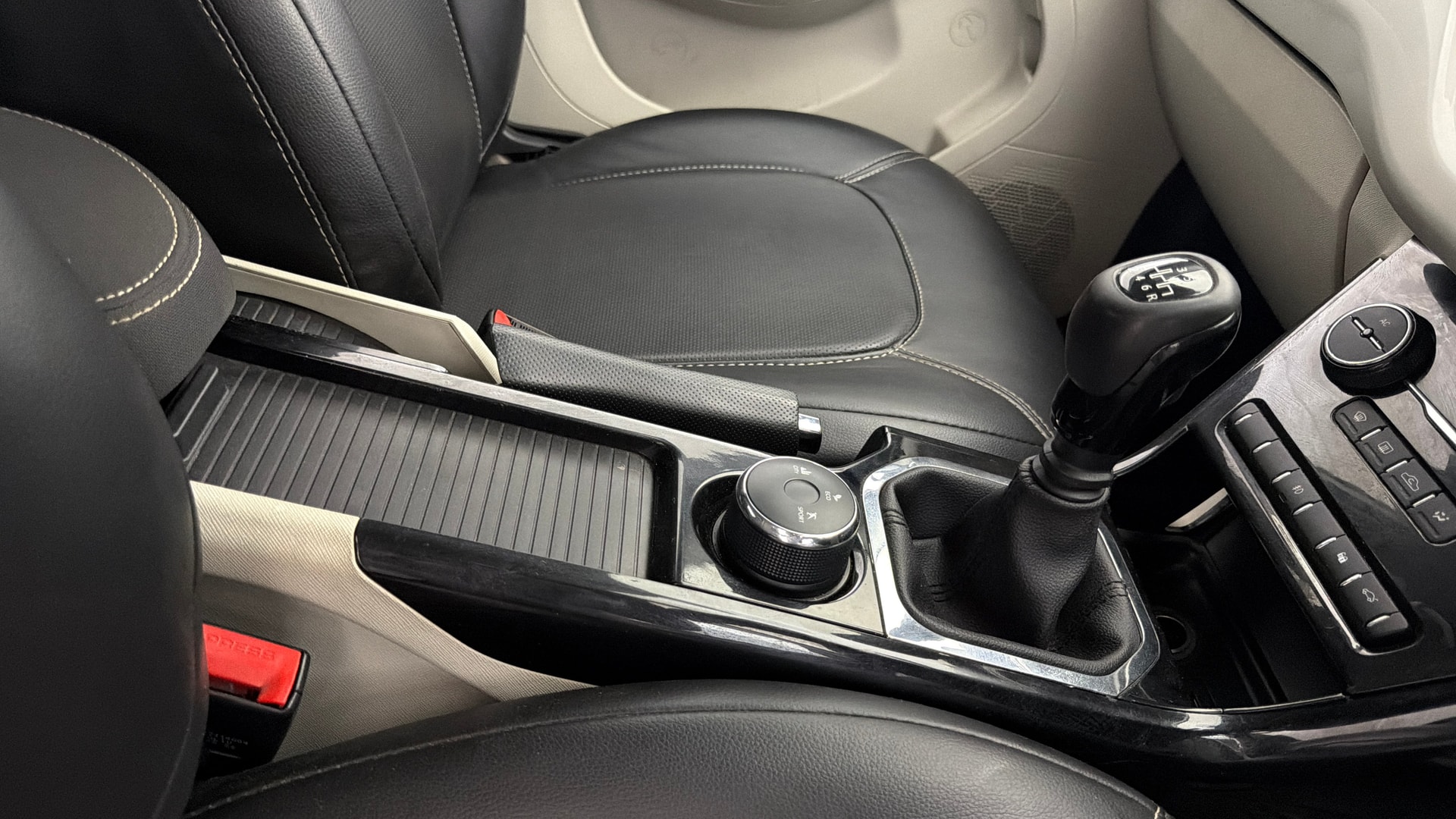View 2022 Tata Nexon Revotron XE Image 39 Used 2022 Tata Nexon Revotron XE Image 39