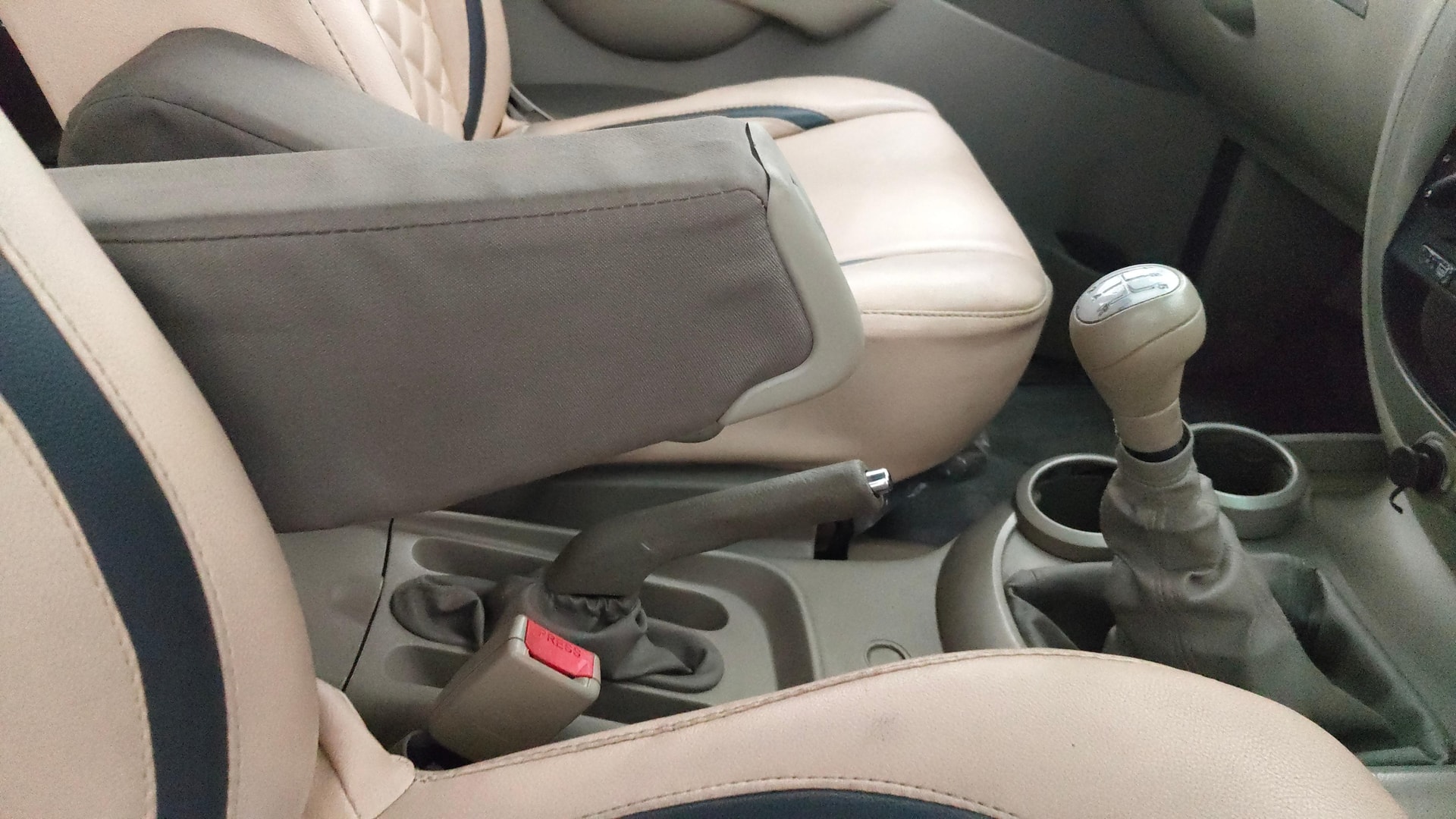 View 2014 Mahindra Quanto C6 Image 38 Used 2014 Mahindra Quanto C6 Image 38