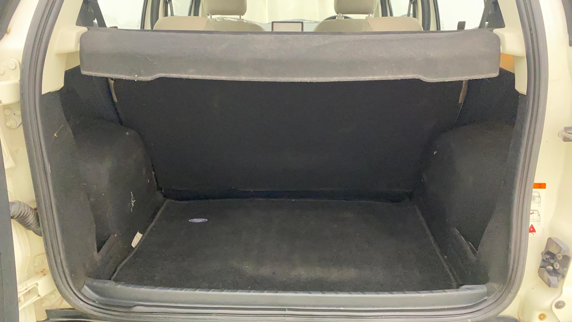 View 2020 Ford EcoSport 1.5 TDCi Diesel Ambiente BS IV Image 6 Used 2020 Ford EcoSport 1.5 TDCi Diesel Ambiente BS IV Image 6