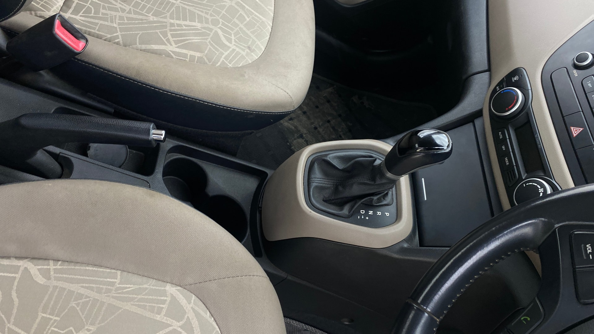 View 2015 Hyundai Xcent S AT (O) Petrol Image 39 Used 2015 Hyundai Xcent S AT (O) Petrol Image 39