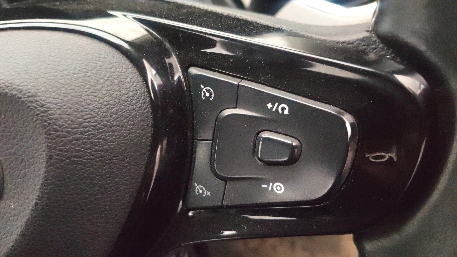 View 2021 Tata Nexon Revotron XE Image 3 Used 2021 Tata Nexon Revotron XE Image 3