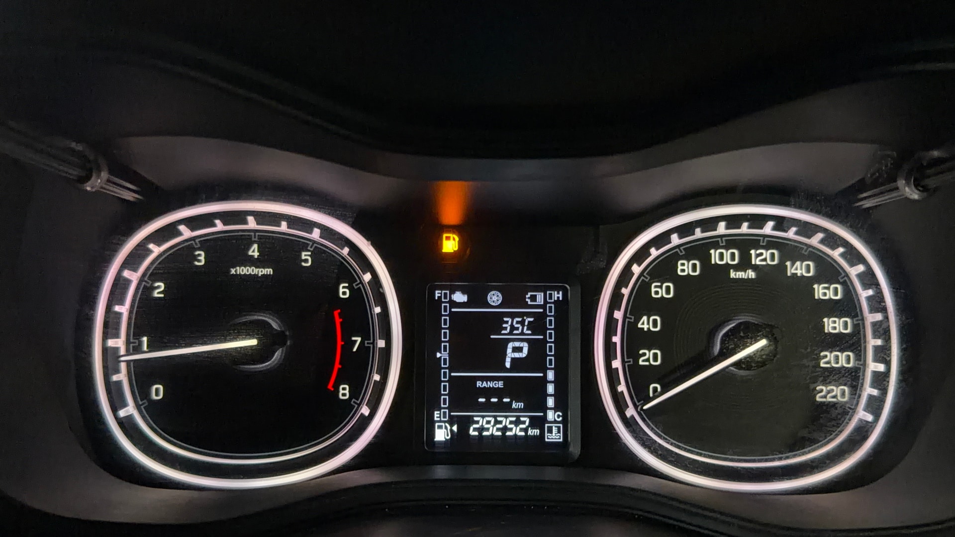 View 2021 Maruti Suzuki 1000 Base Variant Image 36 Used 2021 Maruti Suzuki 1000 Base Variant Image 36