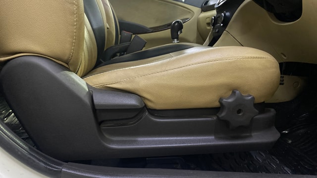 View Hyundai Fluidic Verna Image 10 Used Hyundai Fluidic Verna Image 10