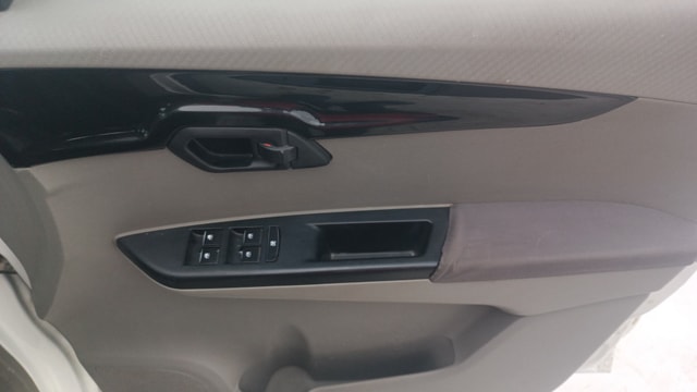 View Mahindra KUV100 Image 32 Used Mahindra KUV100 Image 32