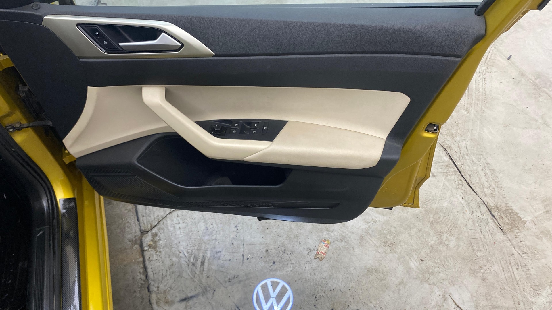 View 2023 Volkswagen Virtus Topline 1.0 TSI MT Image 34 Used 2023 Volkswagen Virtus Topline 1.0 TSI MT Image 34