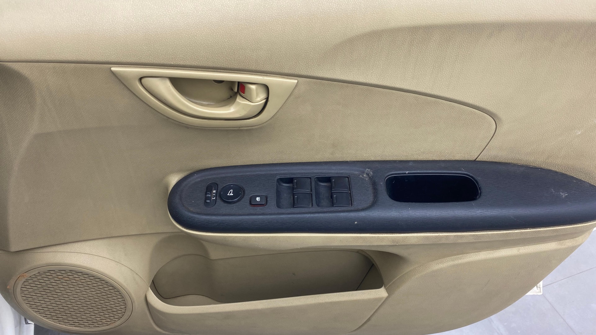 View 2014 Honda Amaze E MT Petrol BS IV Image 33 Used 2014 Honda Amaze E MT Petrol BS IV Image 33