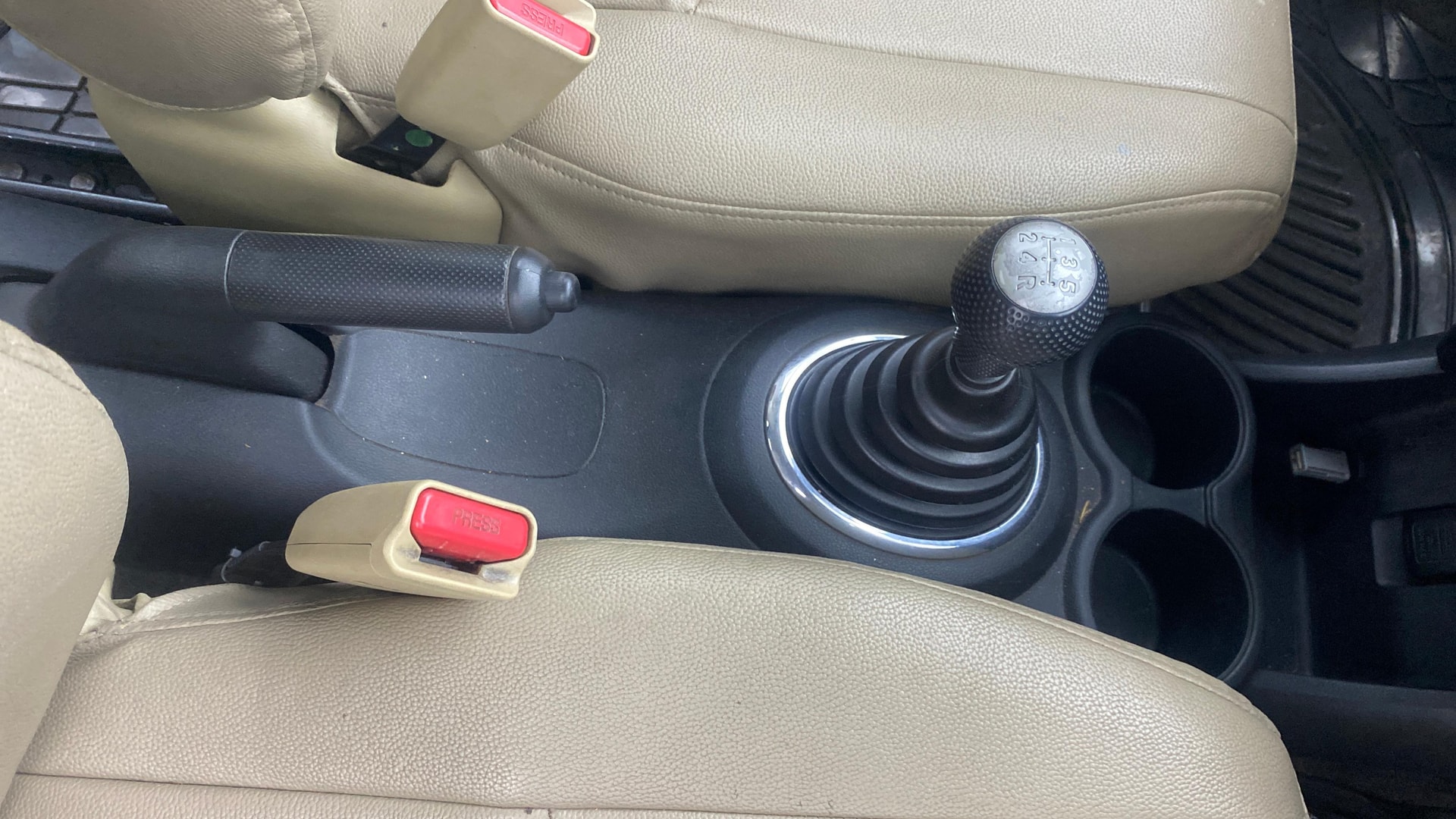 View 2014 Honda Amaze E MT Petrol BS IV Image 38 Used 2014 Honda Amaze E MT Petrol BS IV Image 38