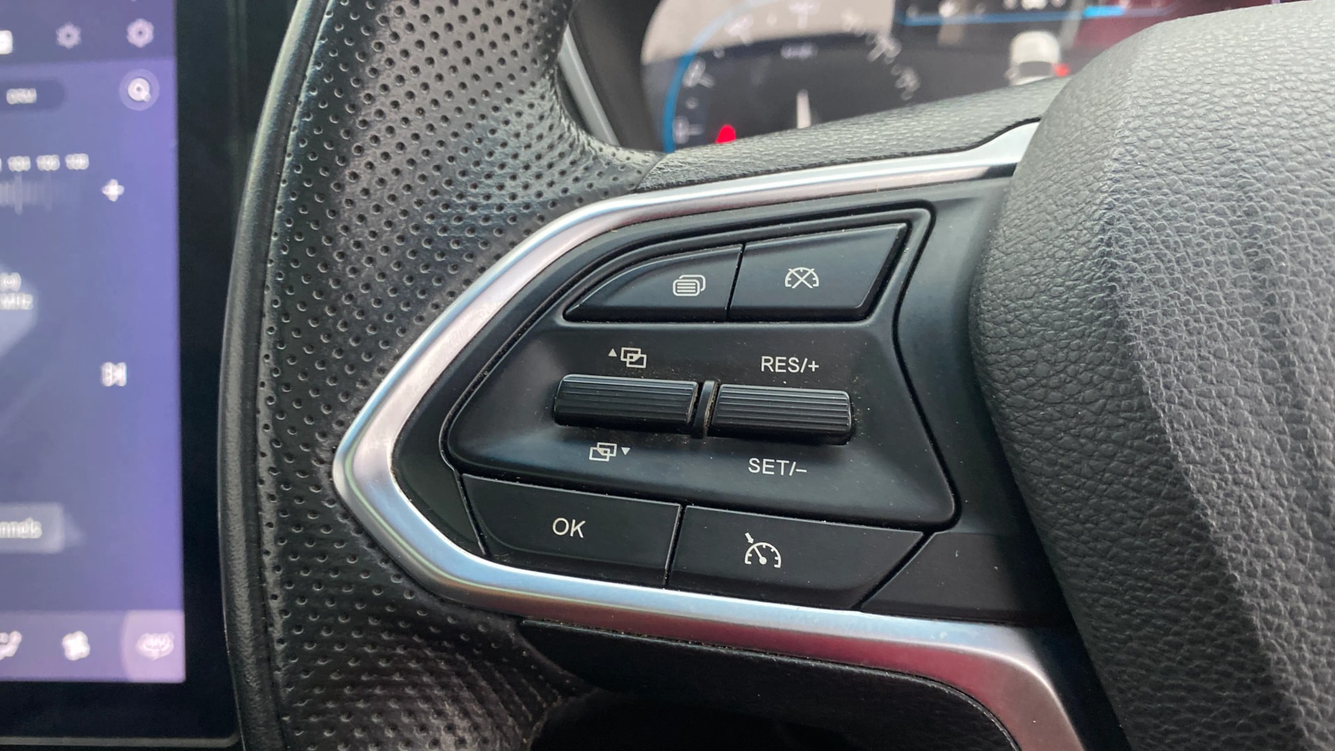 View 2020 MG Hector Sharp Diesel Image 3 Used 2020 MG Hector Sharp Diesel Image 3