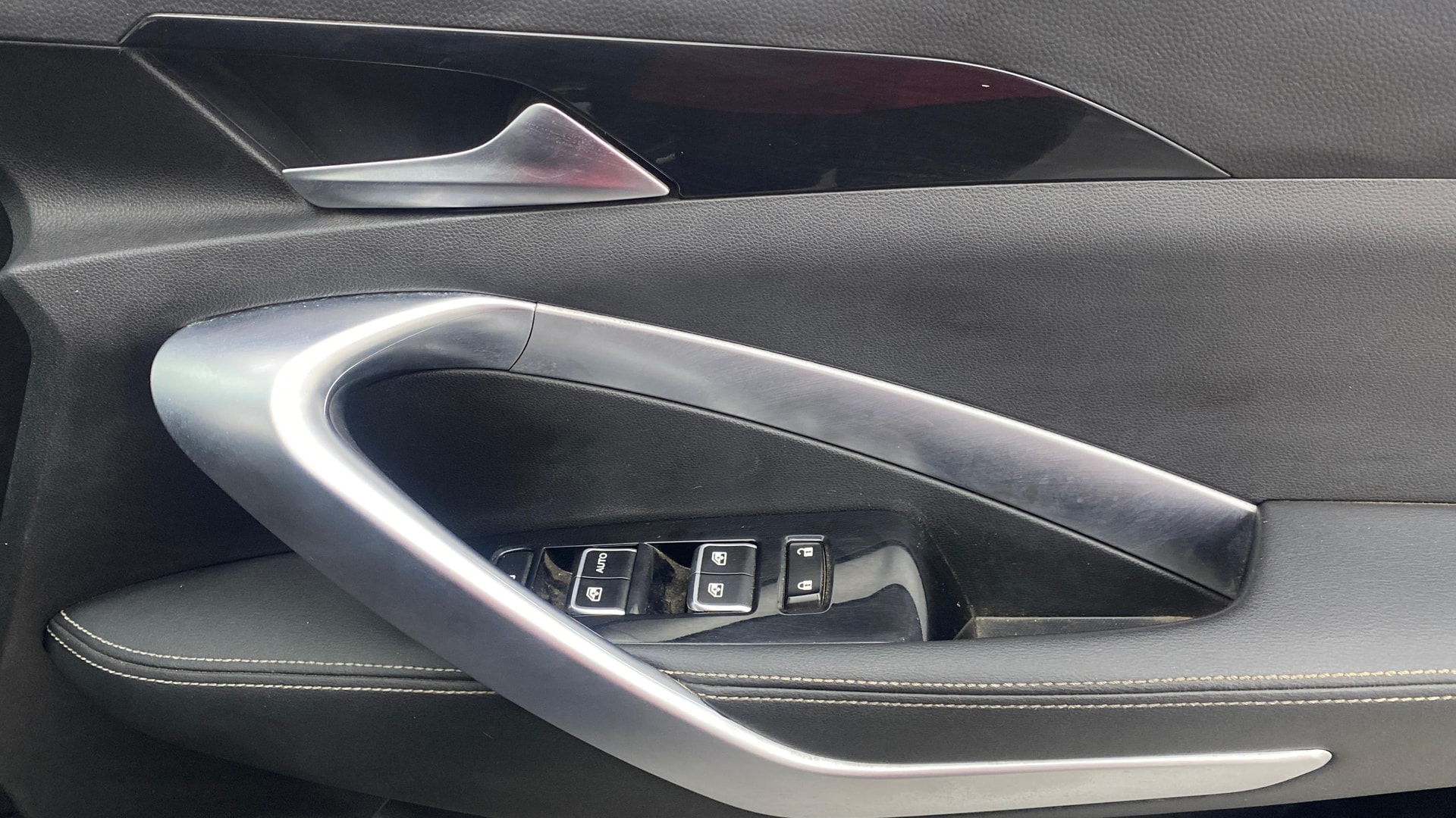 View 2020 MG Hector Sharp Diesel Image 40 Used 2020 MG Hector Sharp Diesel Image 40