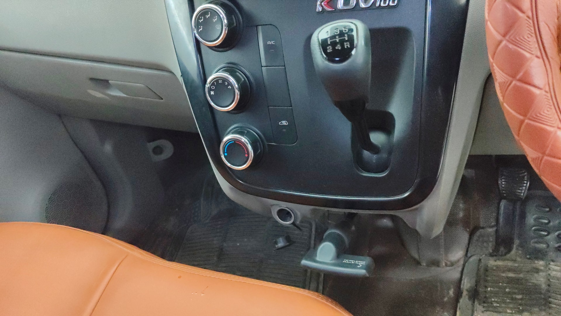 Used 2016 Mahindra KUV100 Used 2016 Mahindra KUV100