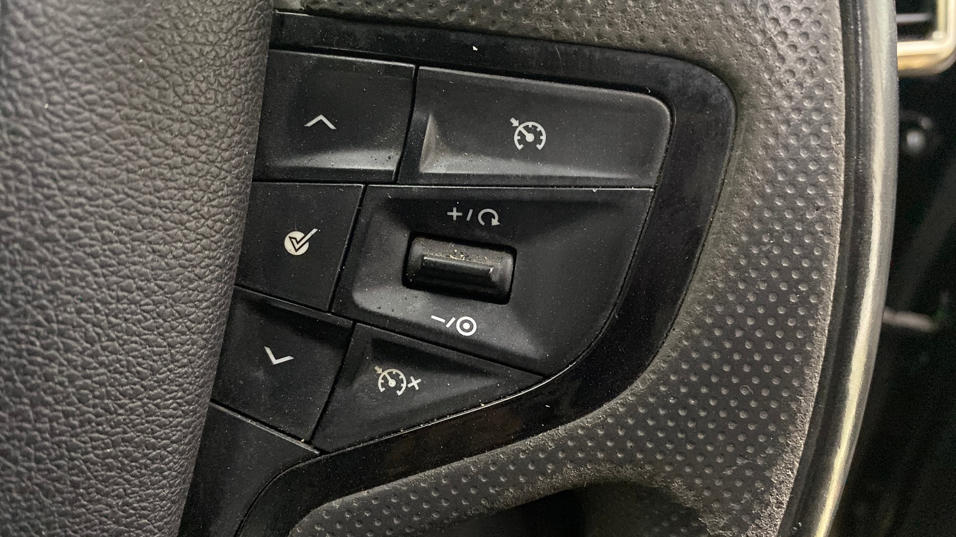 View 2021 Tata Harrier XE Image 3 Used 2021 Tata Harrier XE Image 3