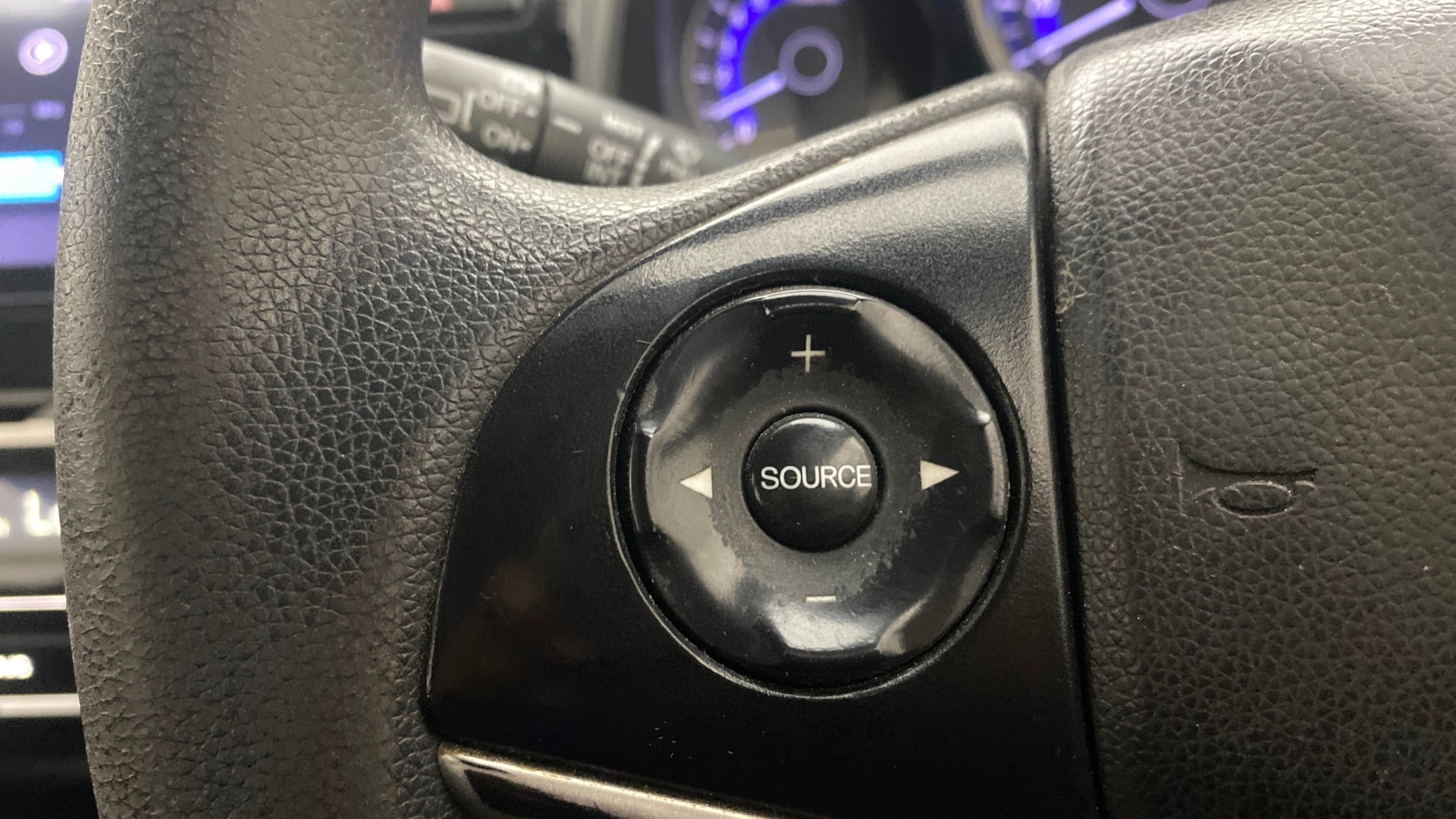View 2017 Honda WR-V S MT Diesel Edge Edition Image 3 Used 2017 Honda WR-V S MT Diesel Edge Edition Image 3