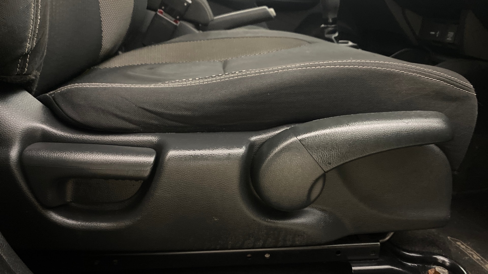 View 2017 Honda WR-V S MT Diesel Edge Edition Image 19 Used 2017 Honda WR-V S MT Diesel Edge Edition Image 19