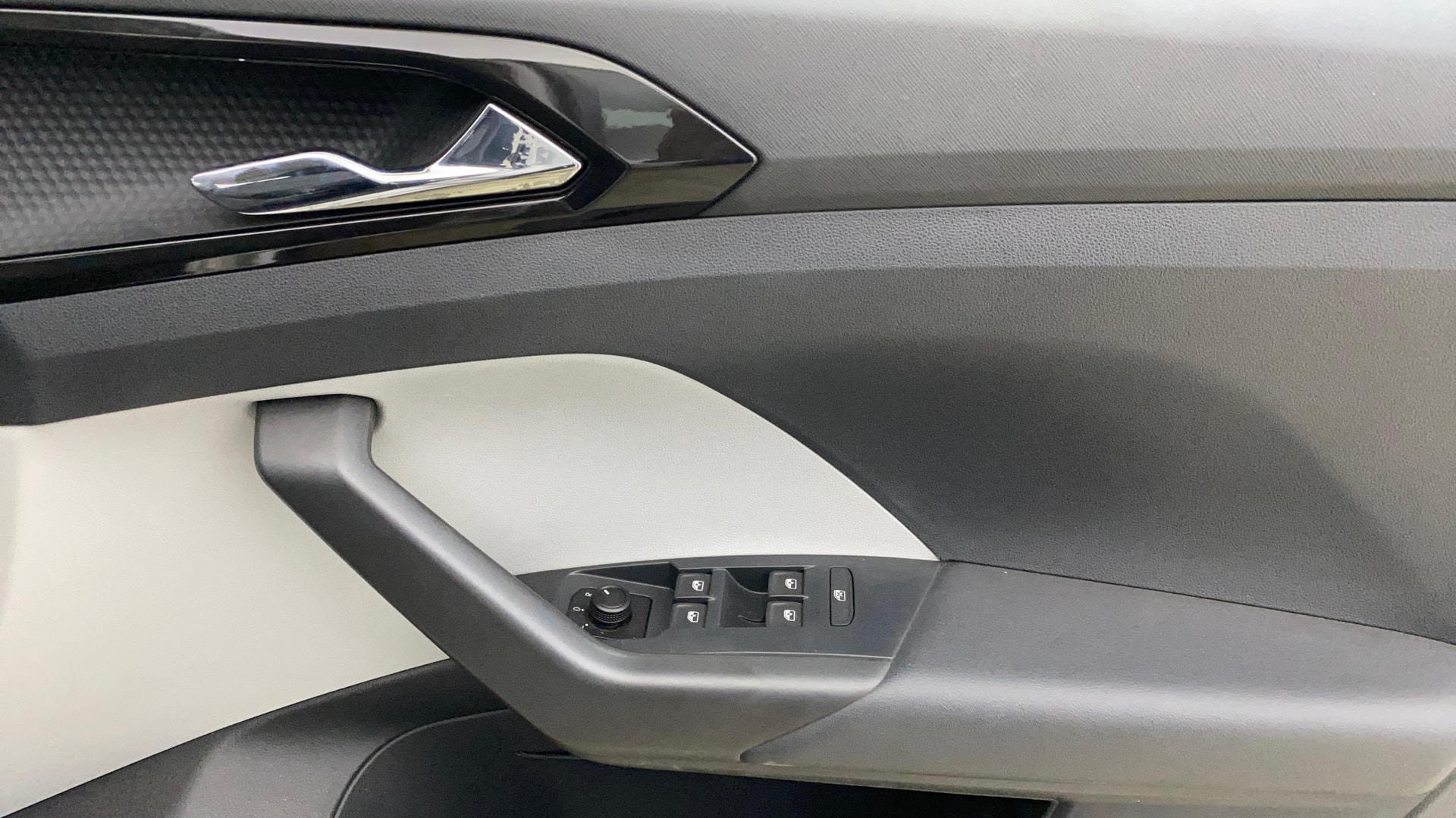 View 2022 Skoda Kushaq Style 1.5 TSI MT Image 34 Used 2022 Skoda Kushaq Style 1.5 TSI MT Image 34