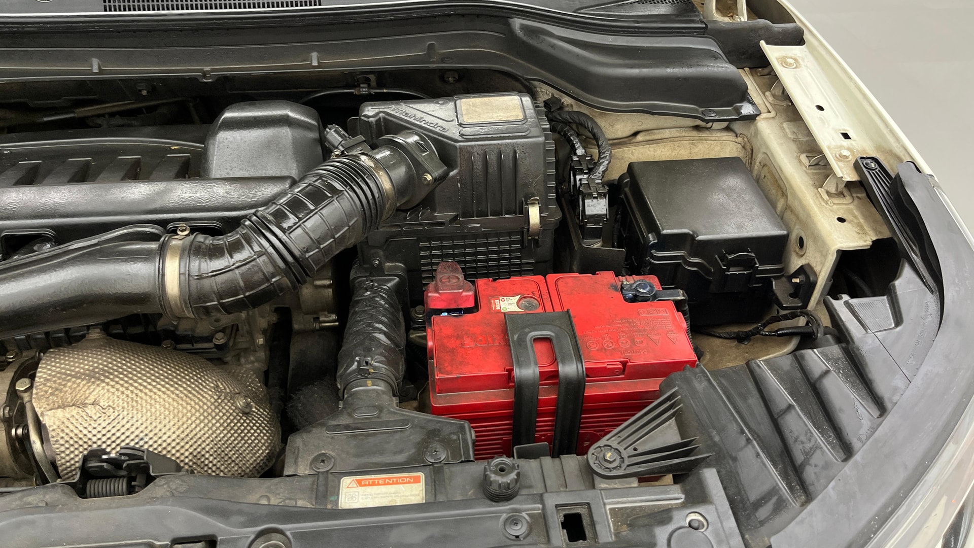 View 2019 Mahindra XUV300 W4 Petrol BS IV Image 13 Used 2019 Mahindra XUV300 W4 Petrol BS IV Image 13